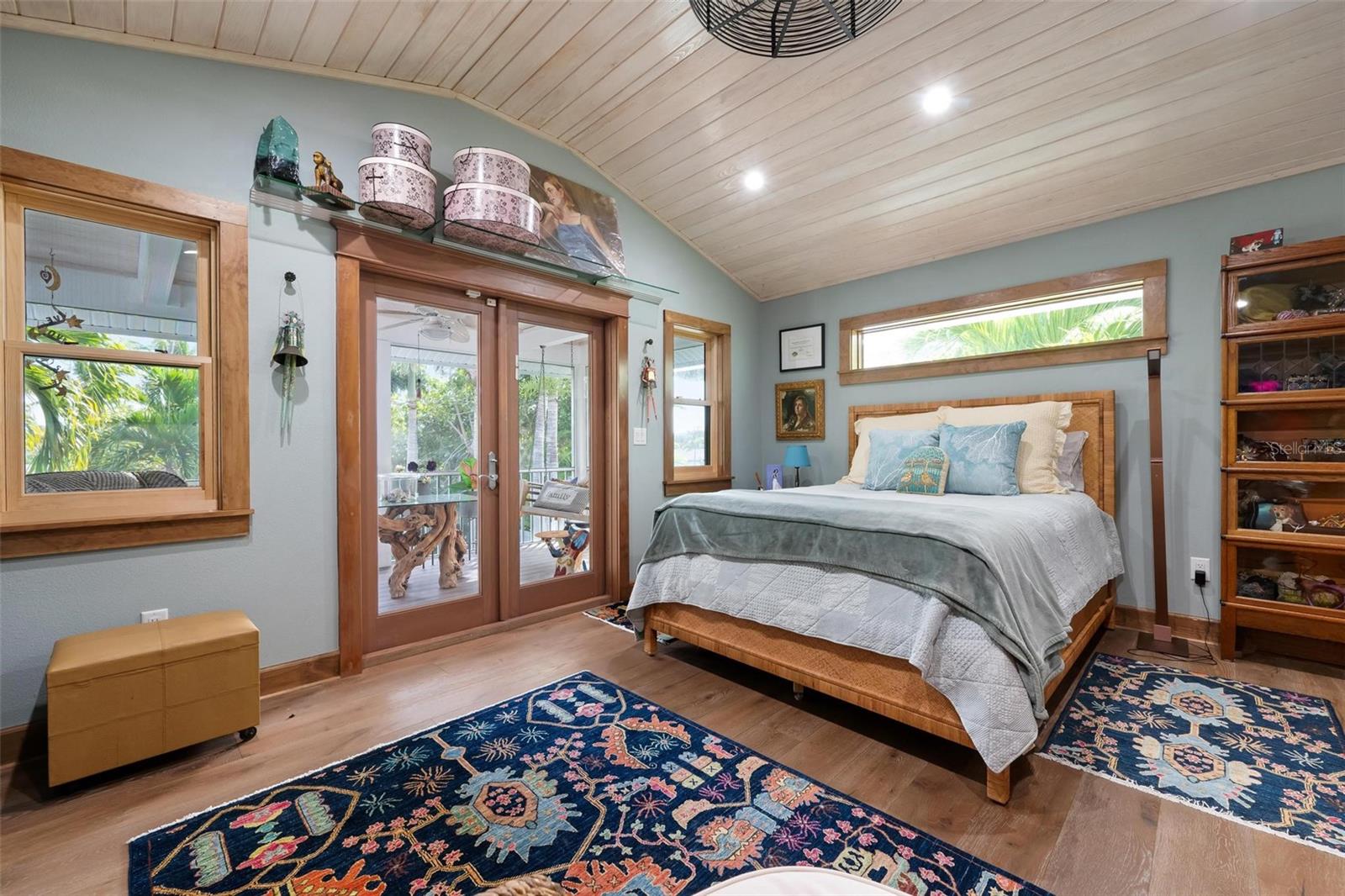 TB8462487 Property Photo