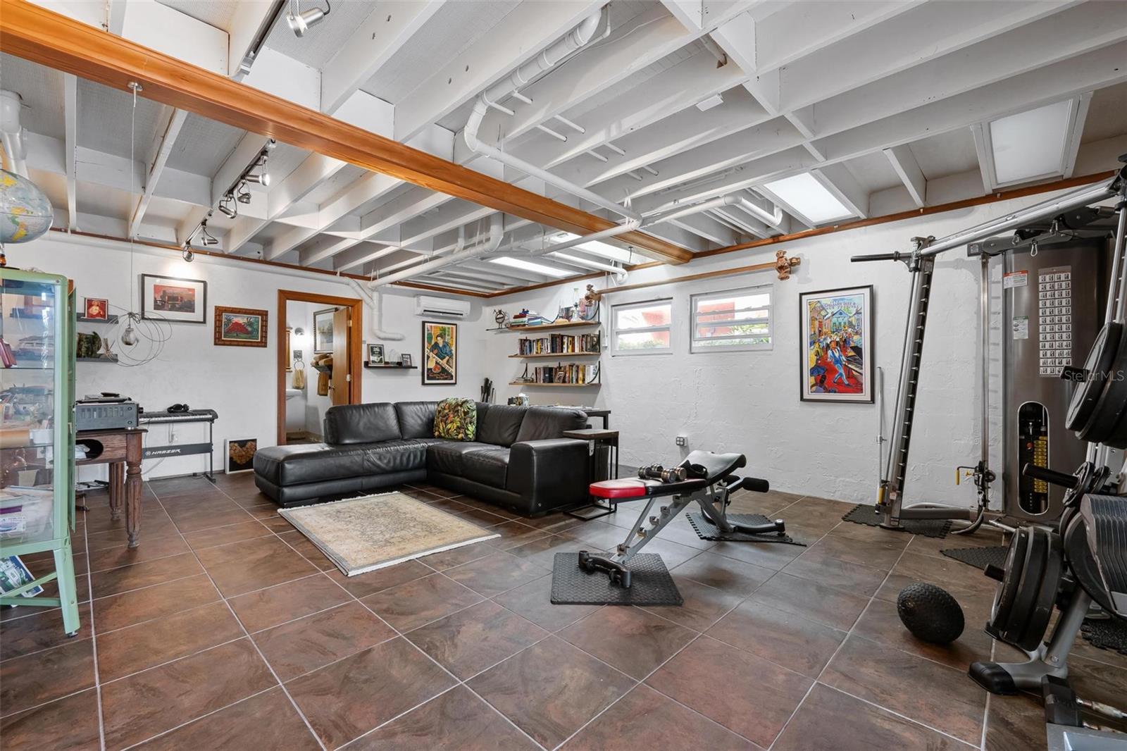 TB8462487 Property Photo