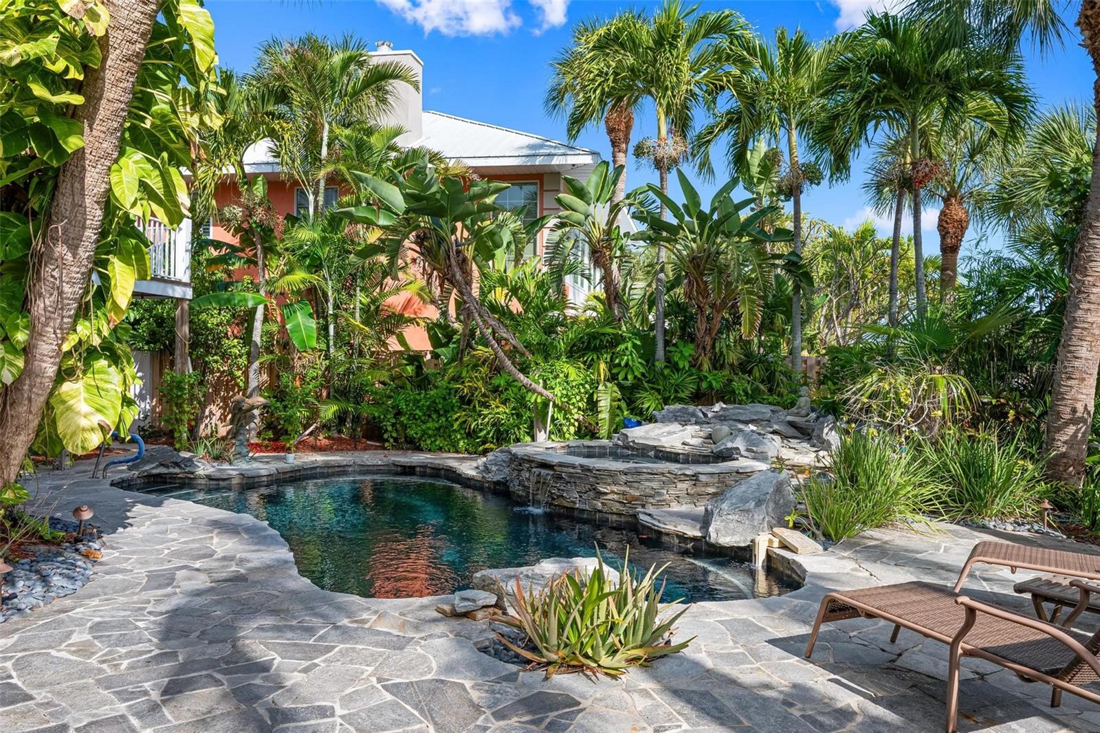 TB8462487 Property Photo