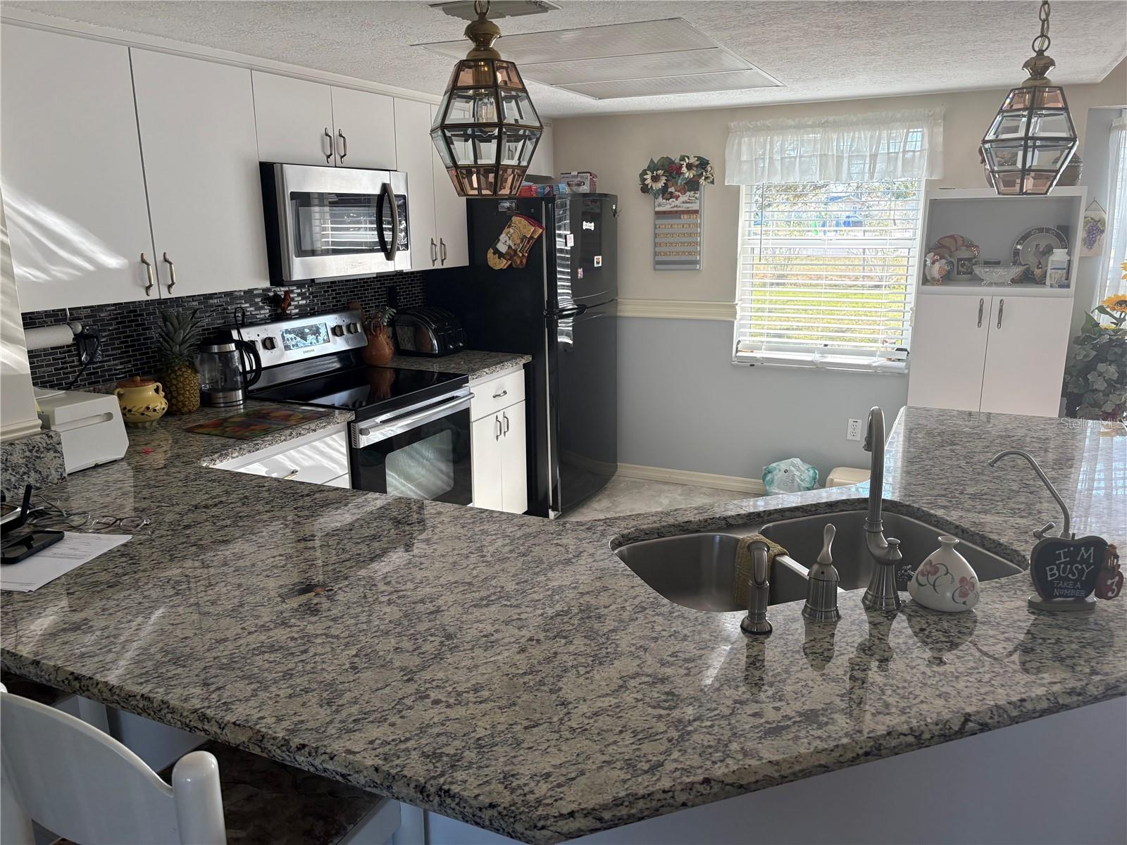 Kitchen with plenty of room for the chef.