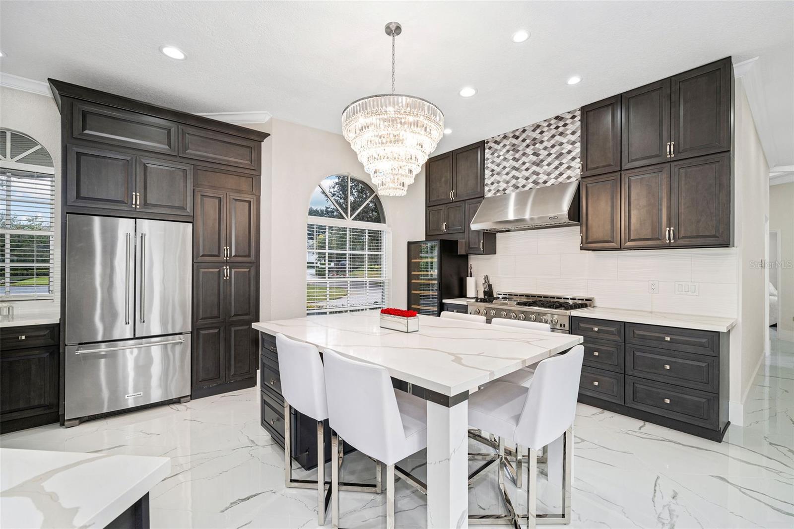 O6372348 Property Photo