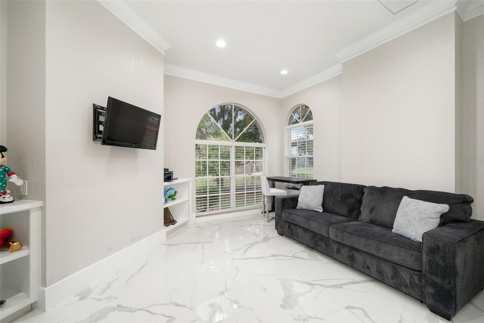 O6372348 Property Photo