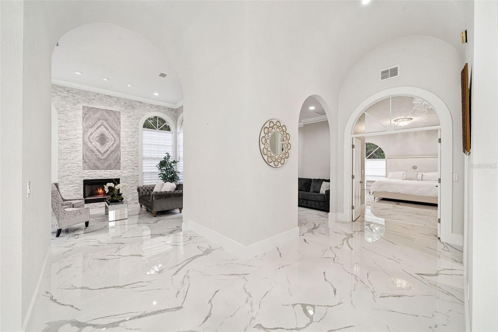 O6372348 Property Photo