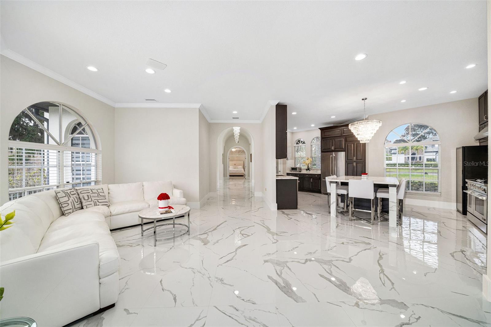 O6372348 Property Photo