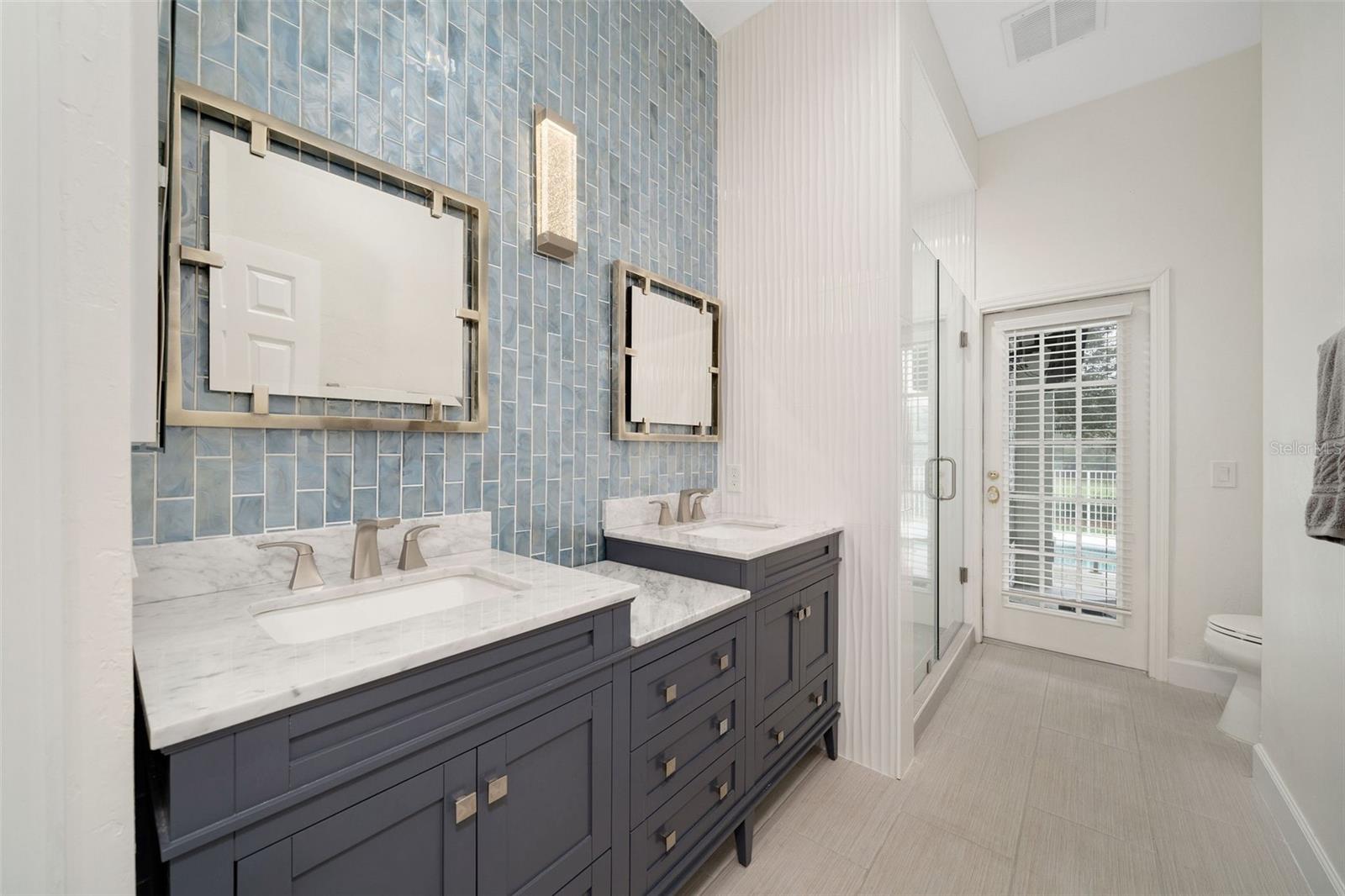 O6372348 Property Photo