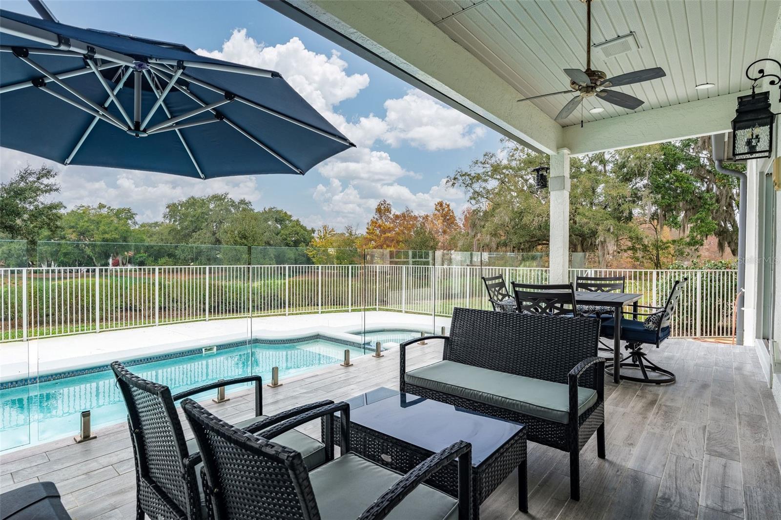 O6372348 Property Photo