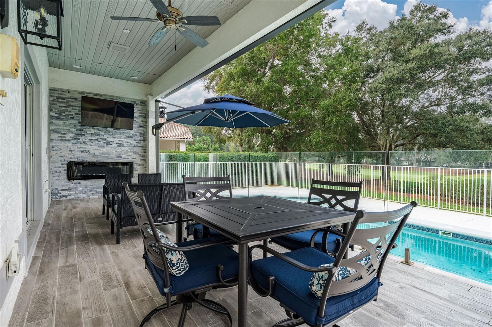 O6372348 Property Photo