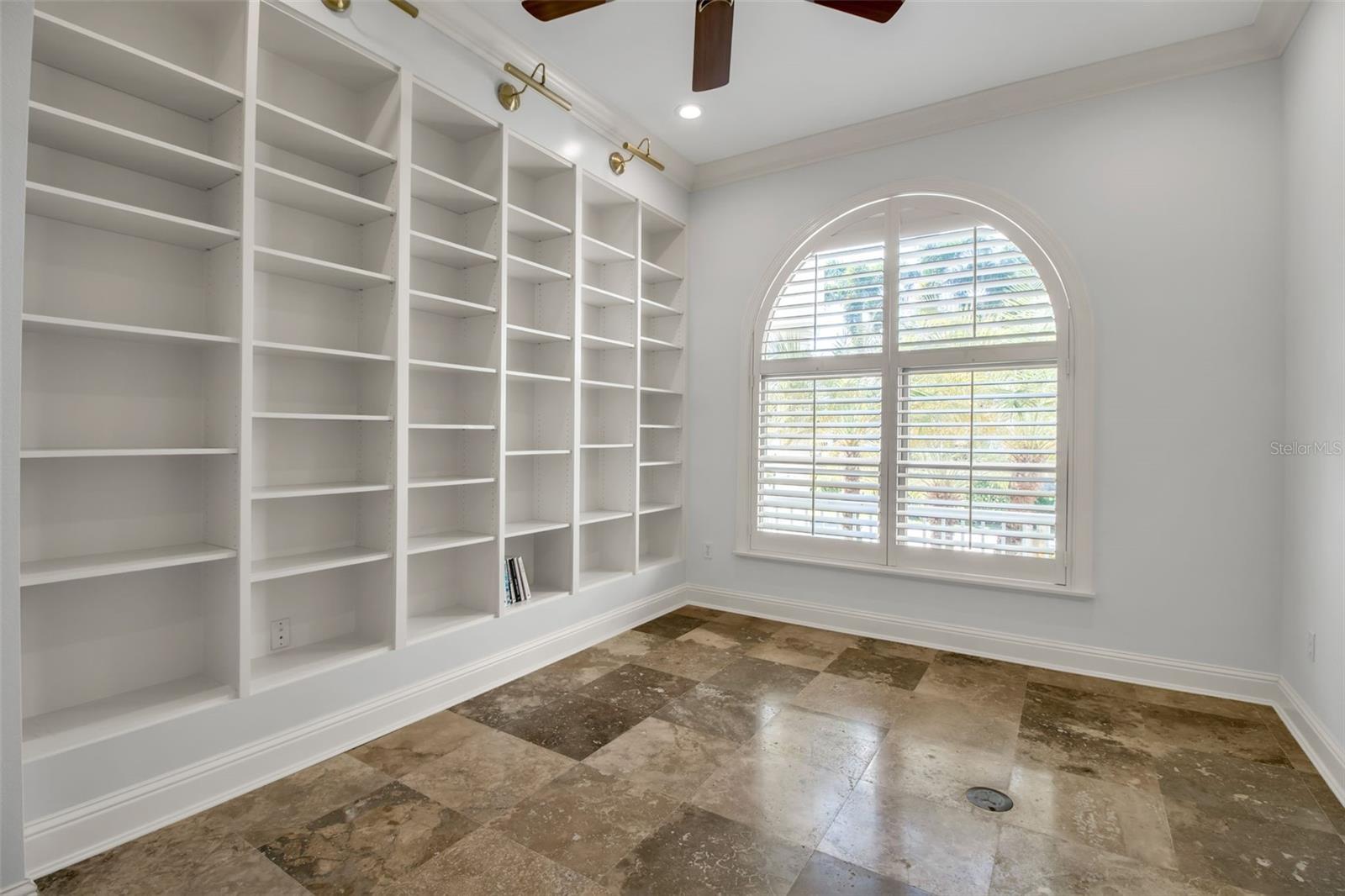 A4677509 Property Photo