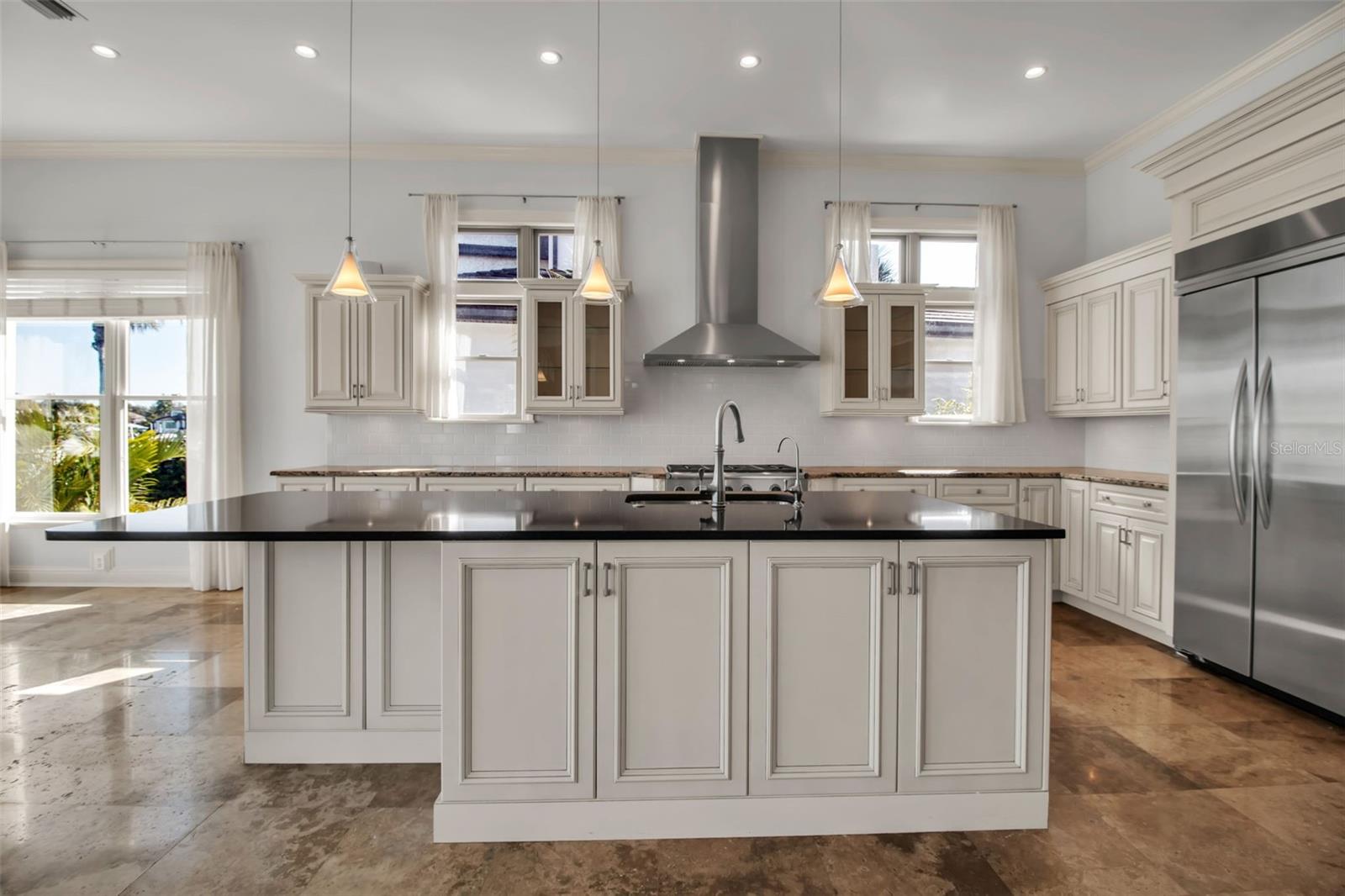 A4677509 Property Photo