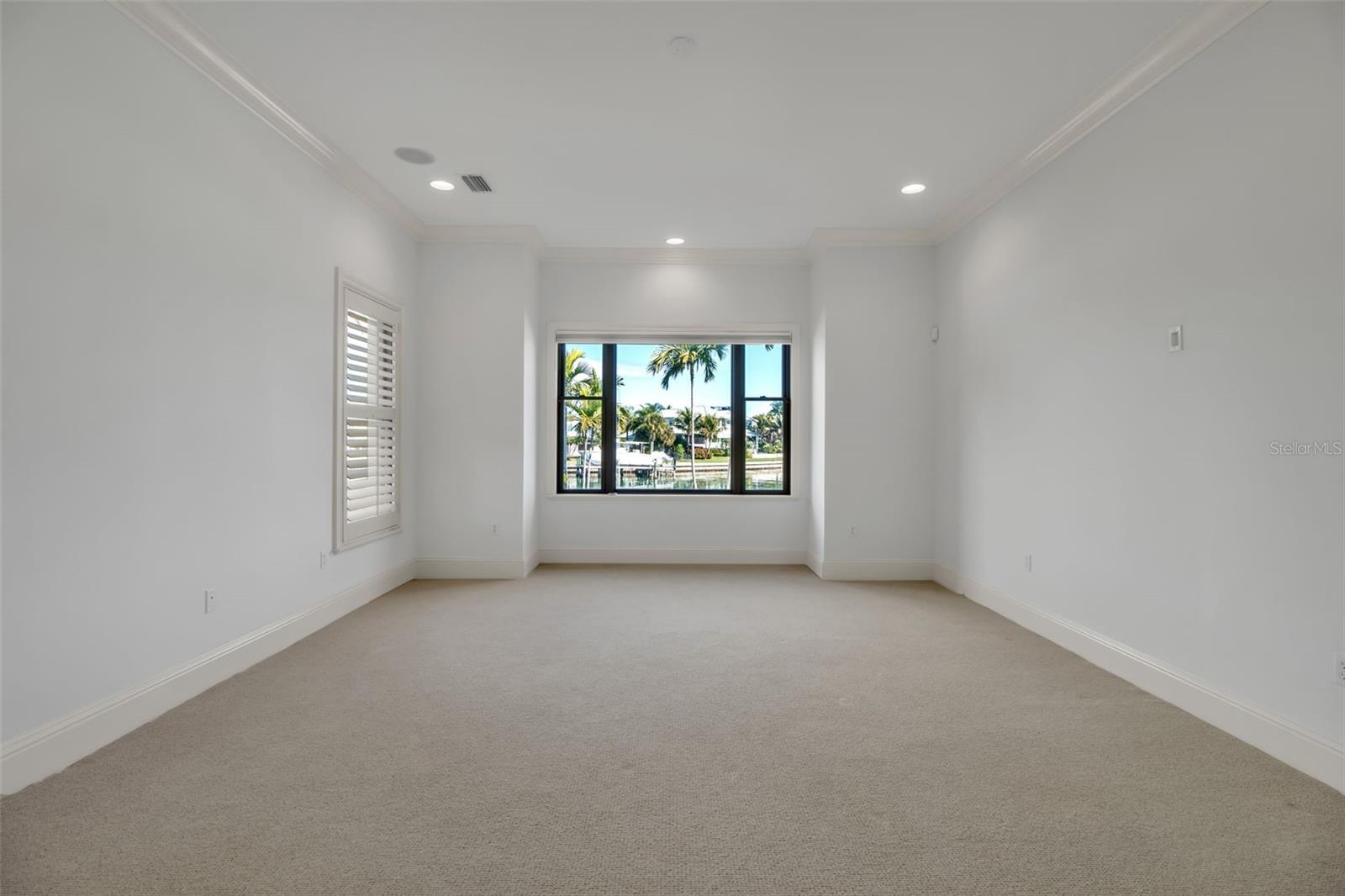 A4677509 Property Photo