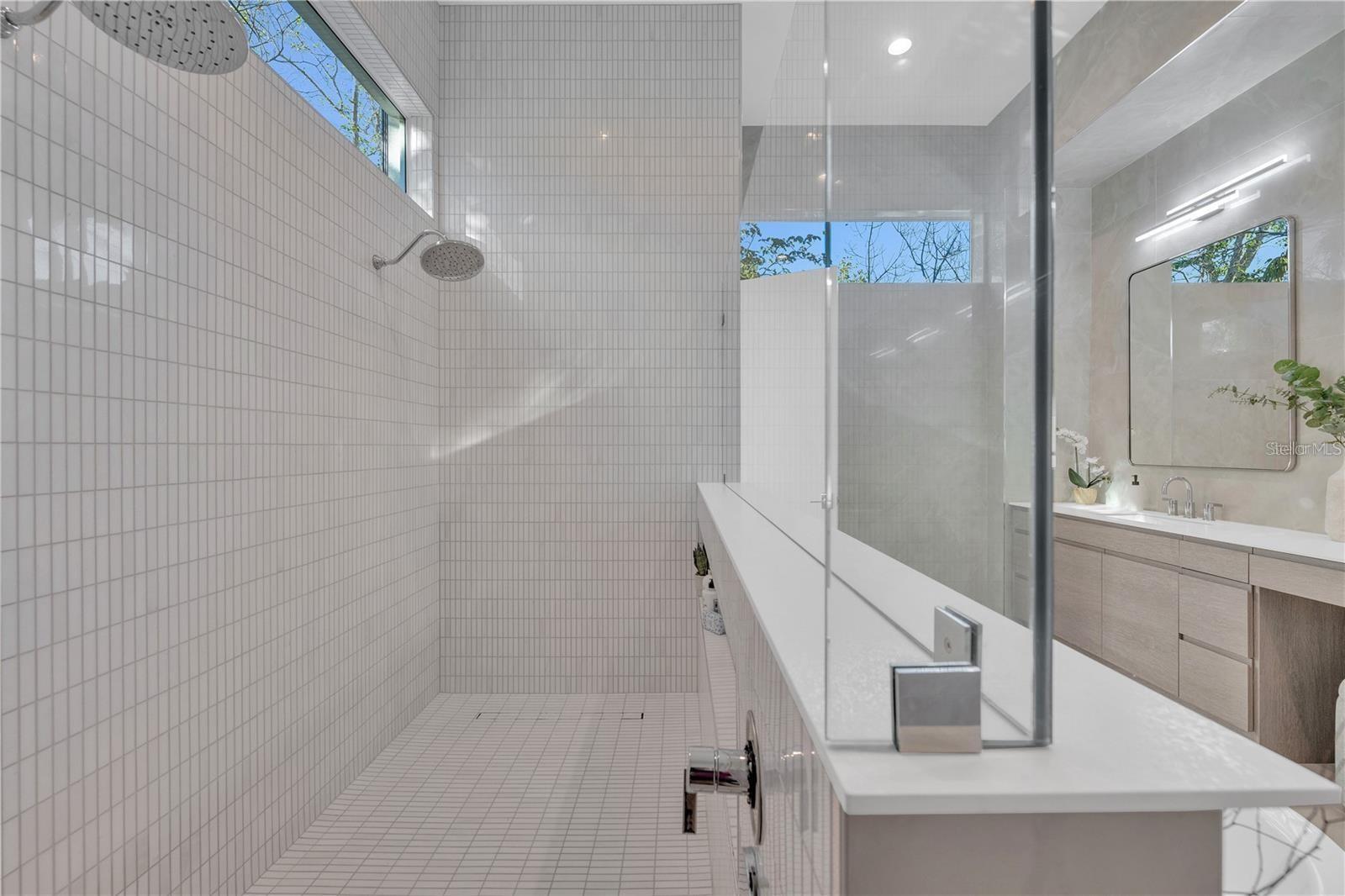 A4677510 Property Photo