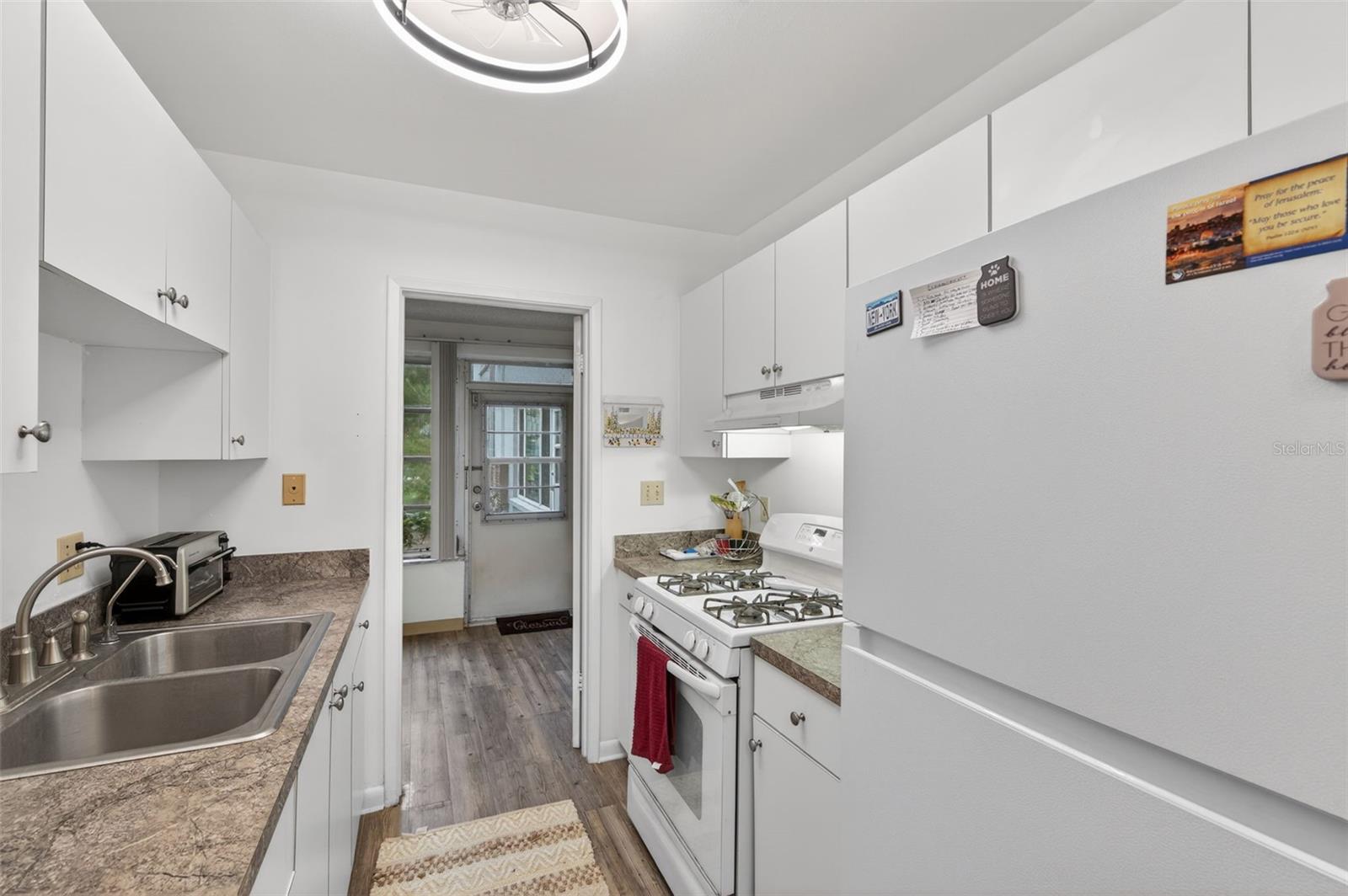 TB8462615 Property Photo