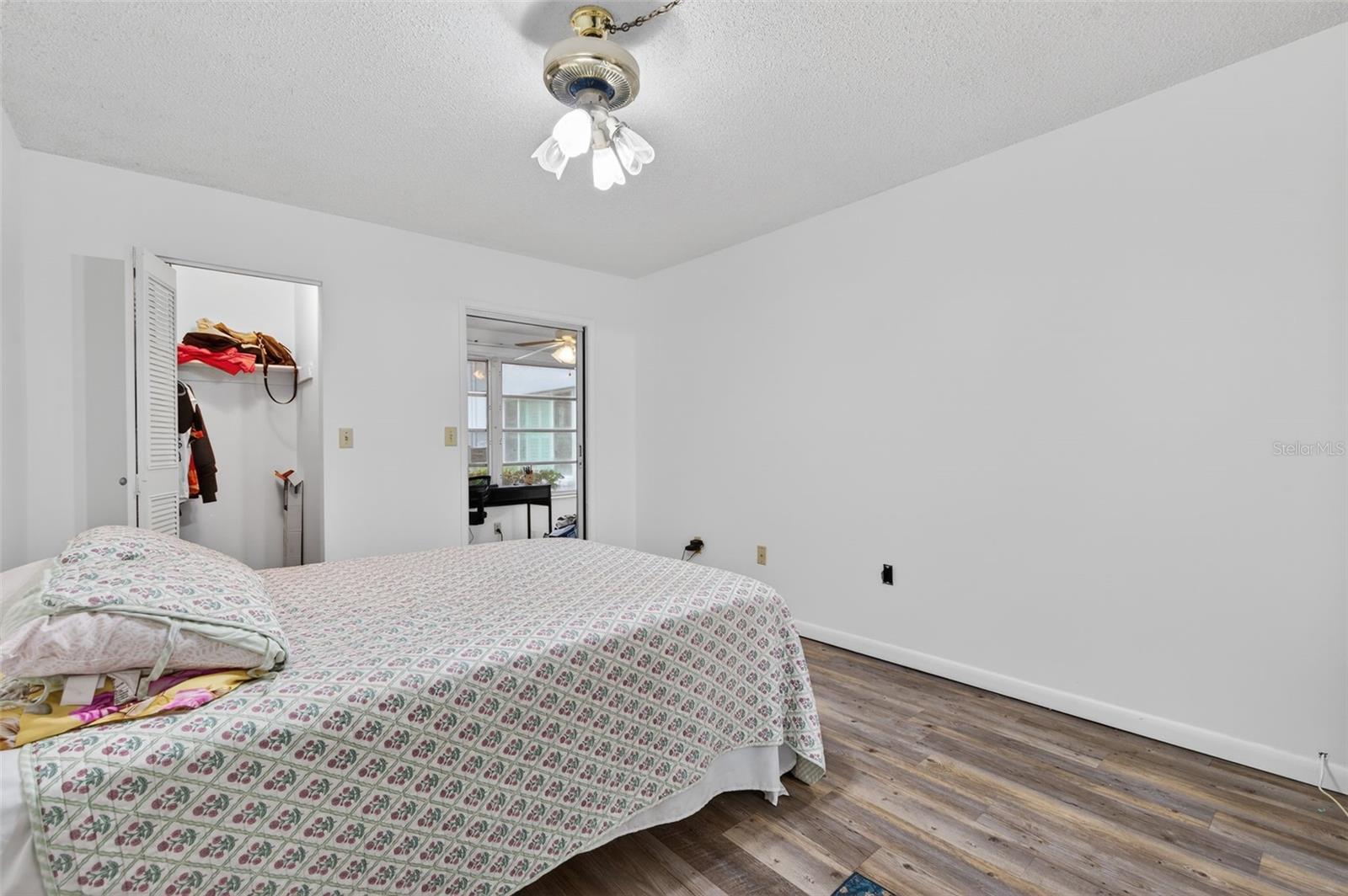 TB8462615 Property Photo