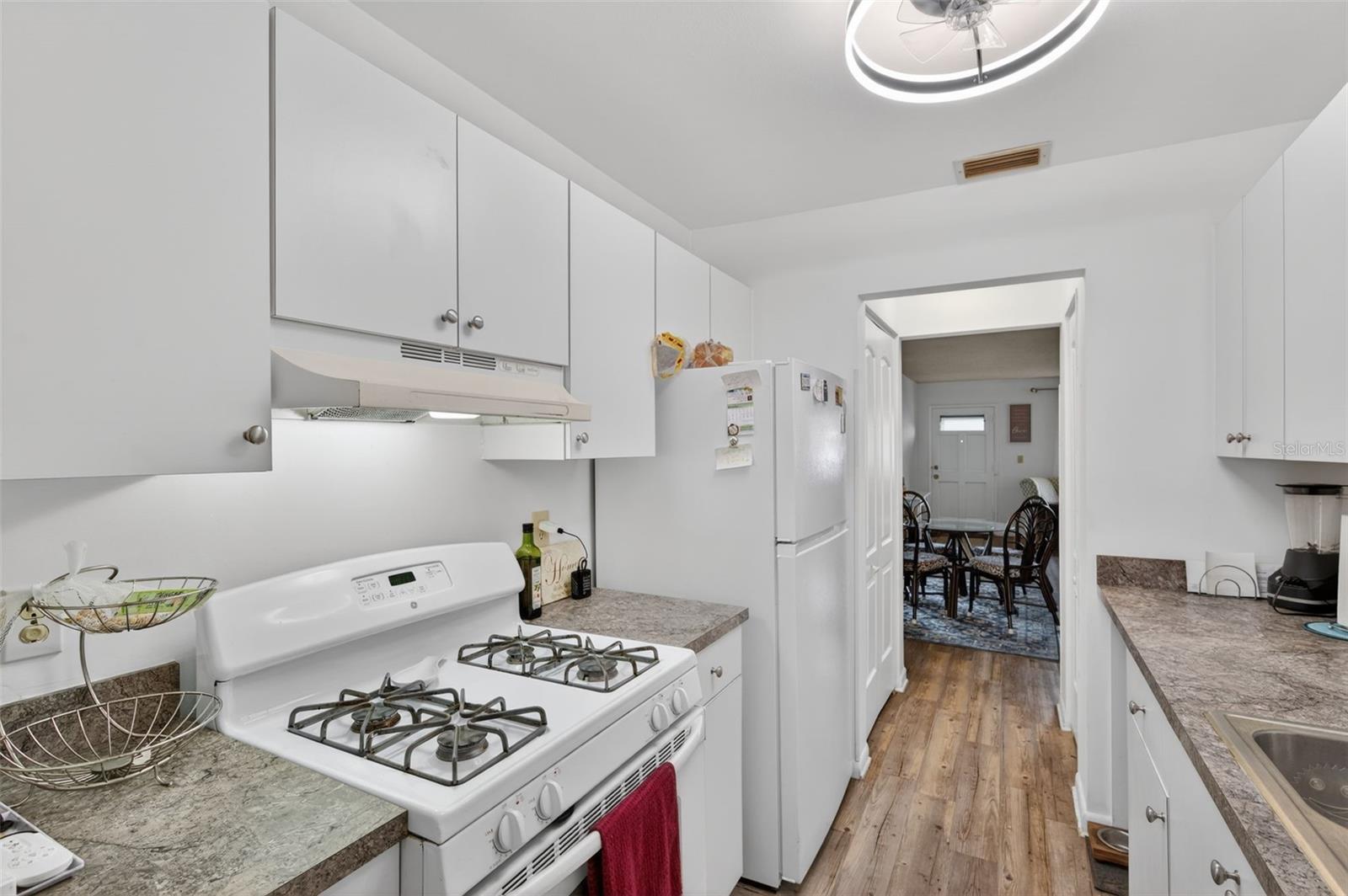 TB8462615 Property Photo