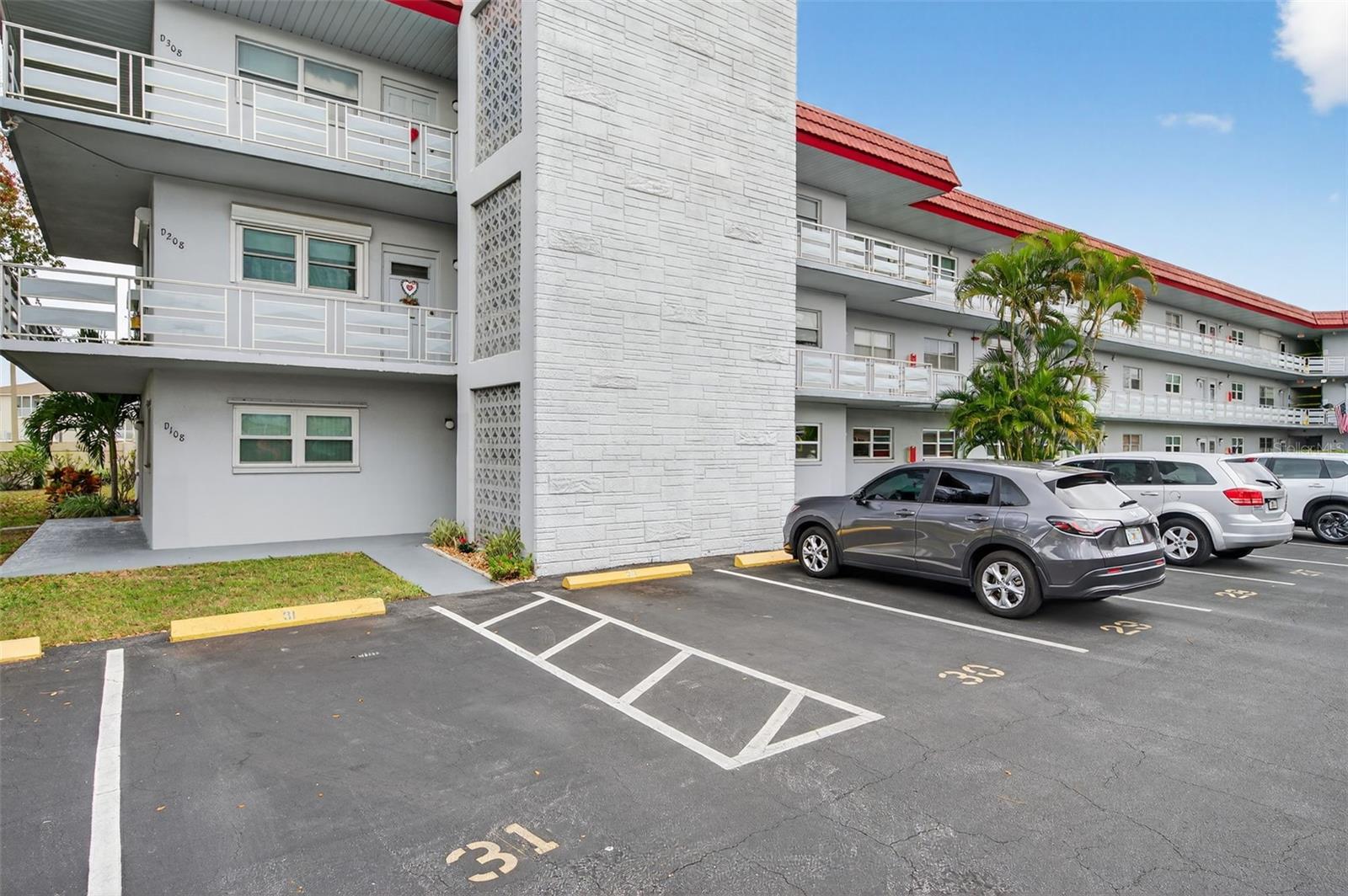 TB8462615 Property Photo