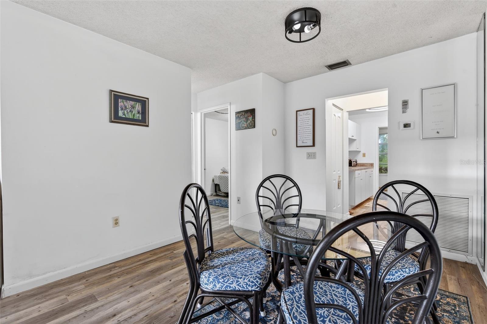 TB8462615 Property Photo