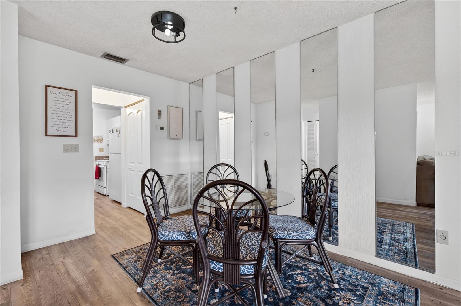 TB8462615 Property Photo