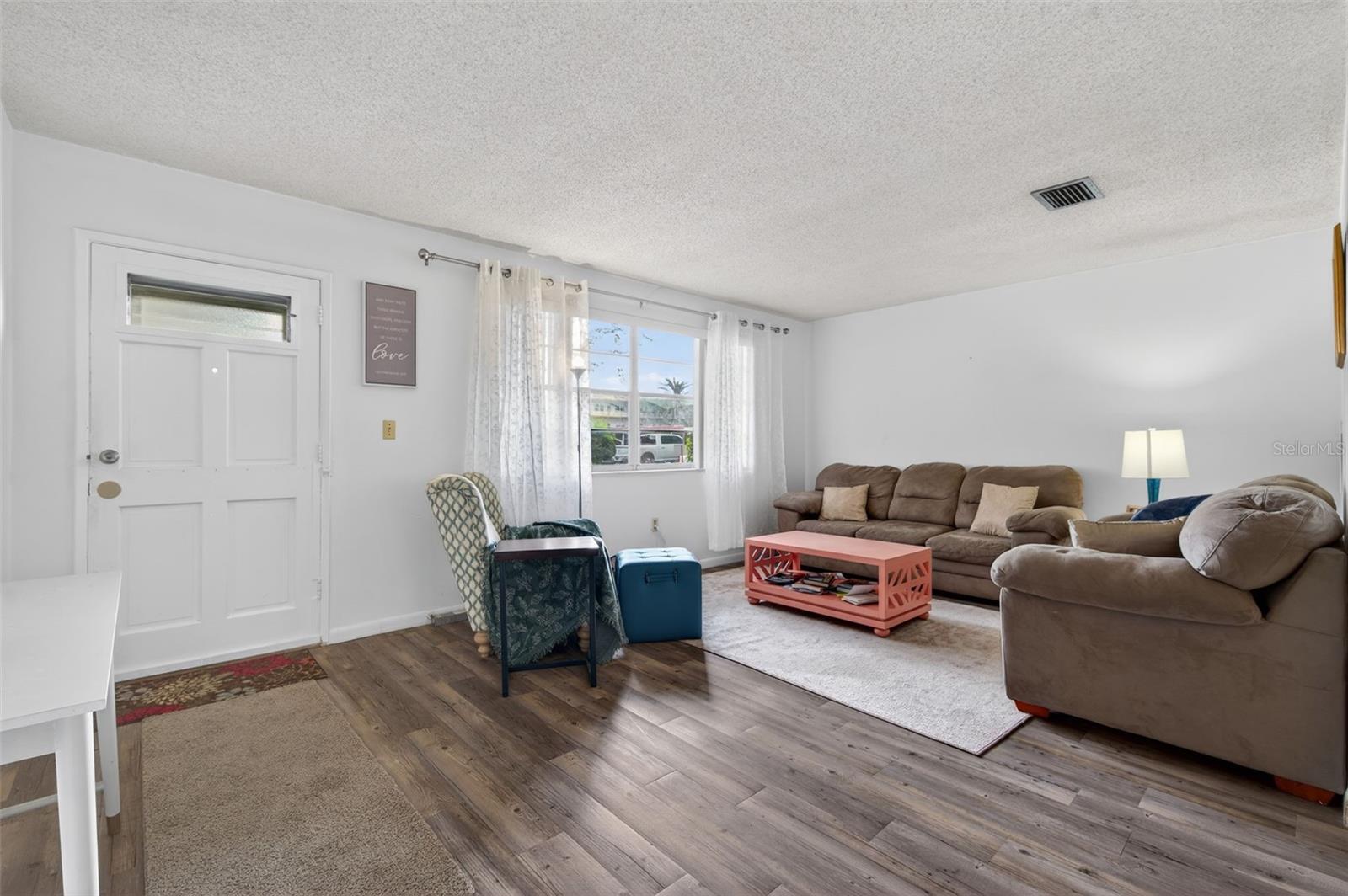 TB8462615 Property Photo