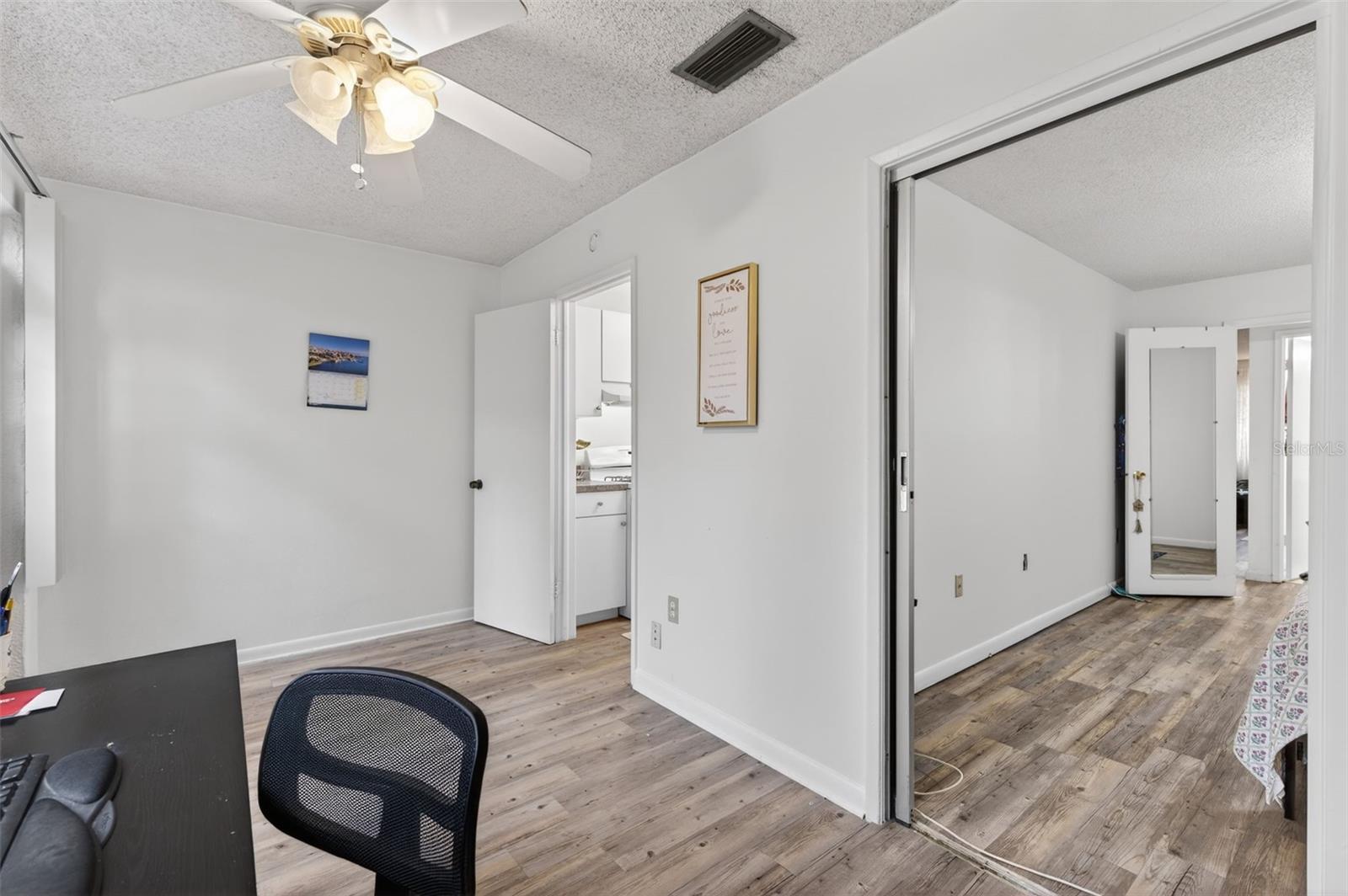 TB8462615 Property Photo