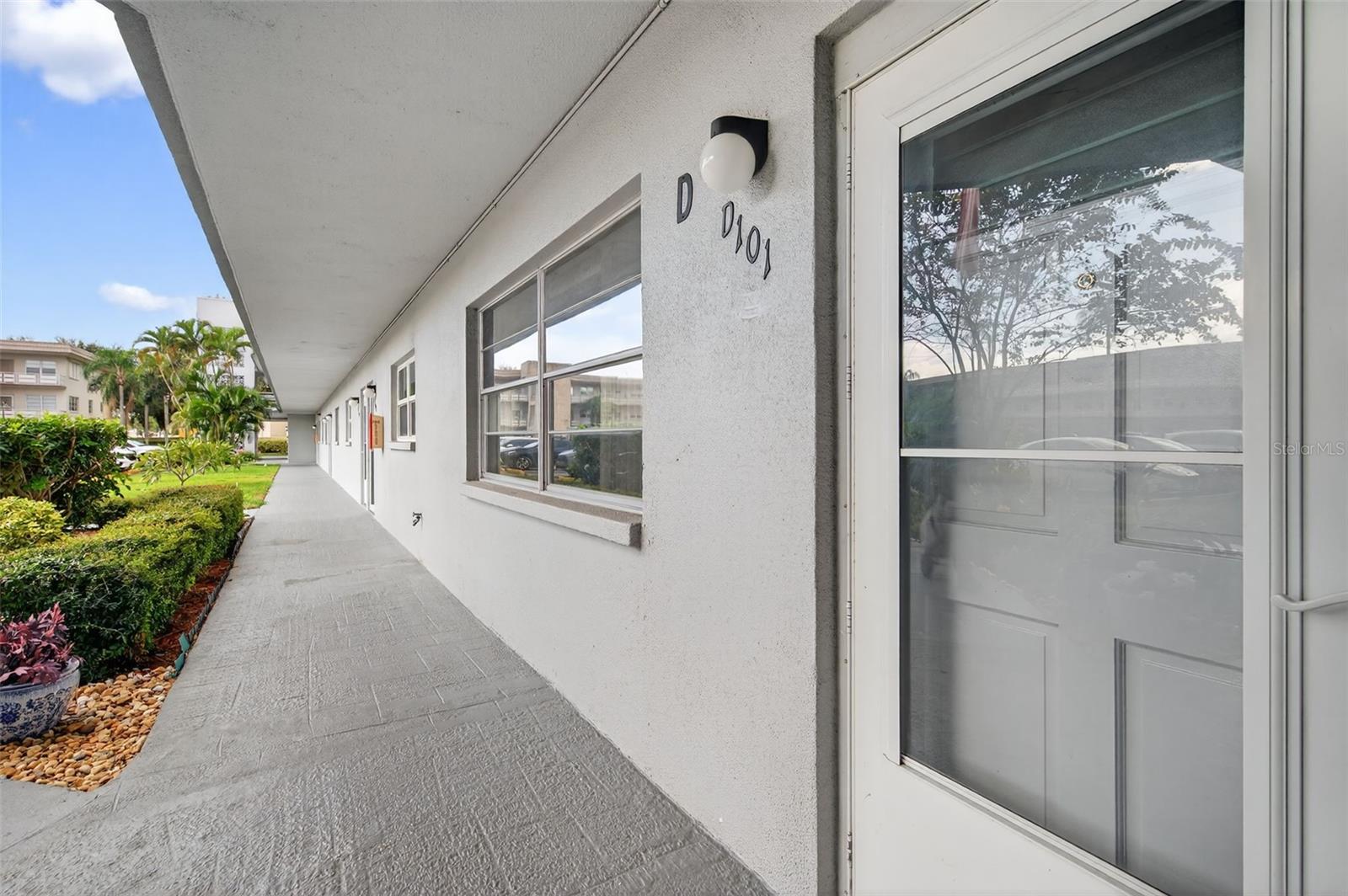 TB8462615 Property Photo