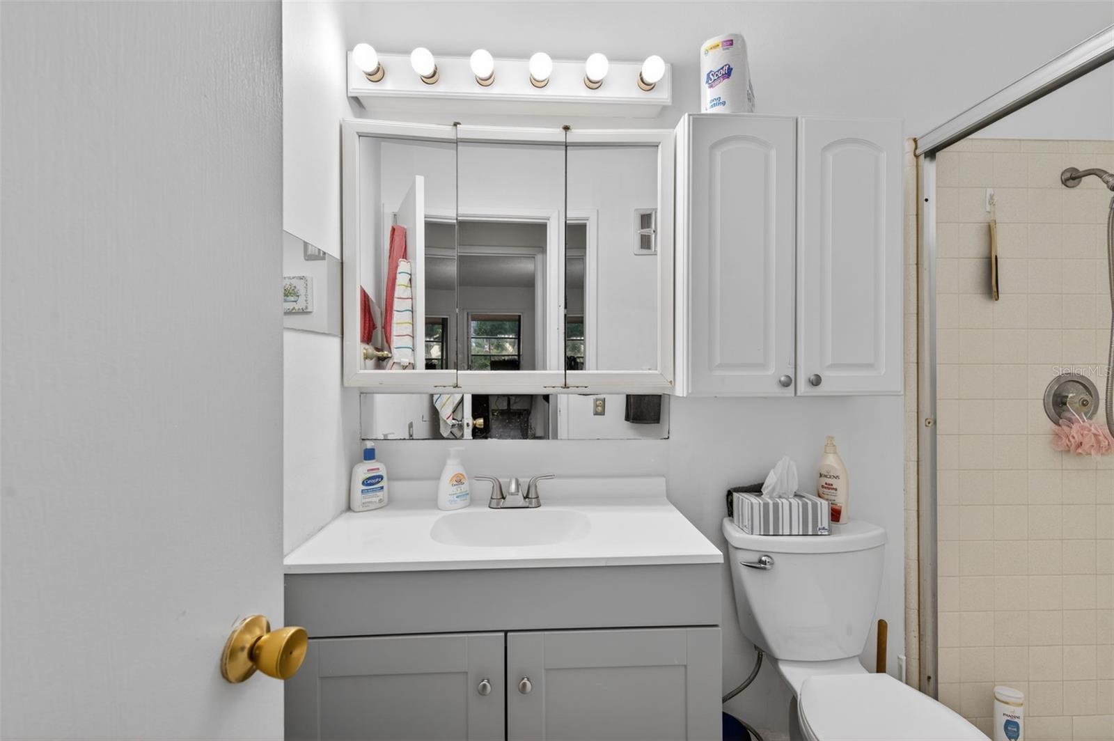 TB8462615 Property Photo