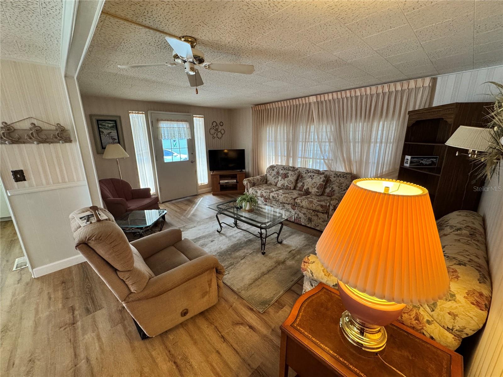 TB8462618 Property Photo