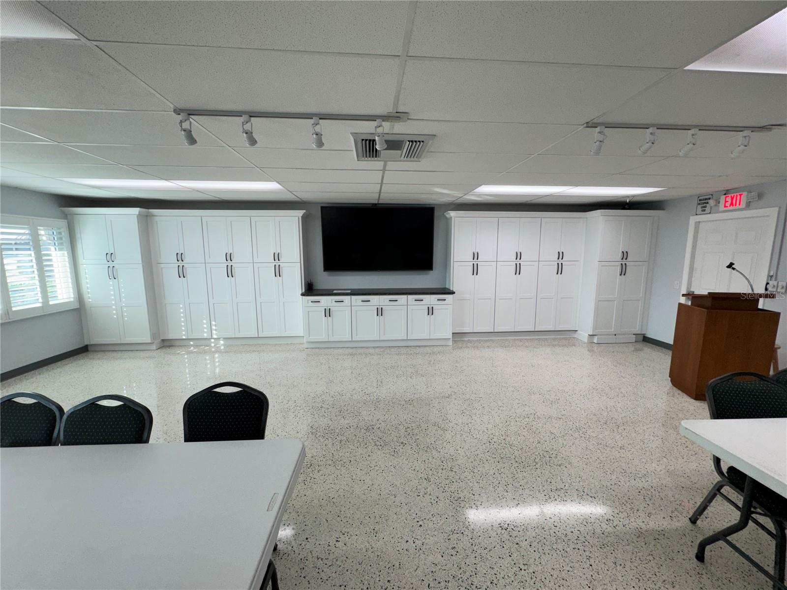 TB8462618 Property Photo