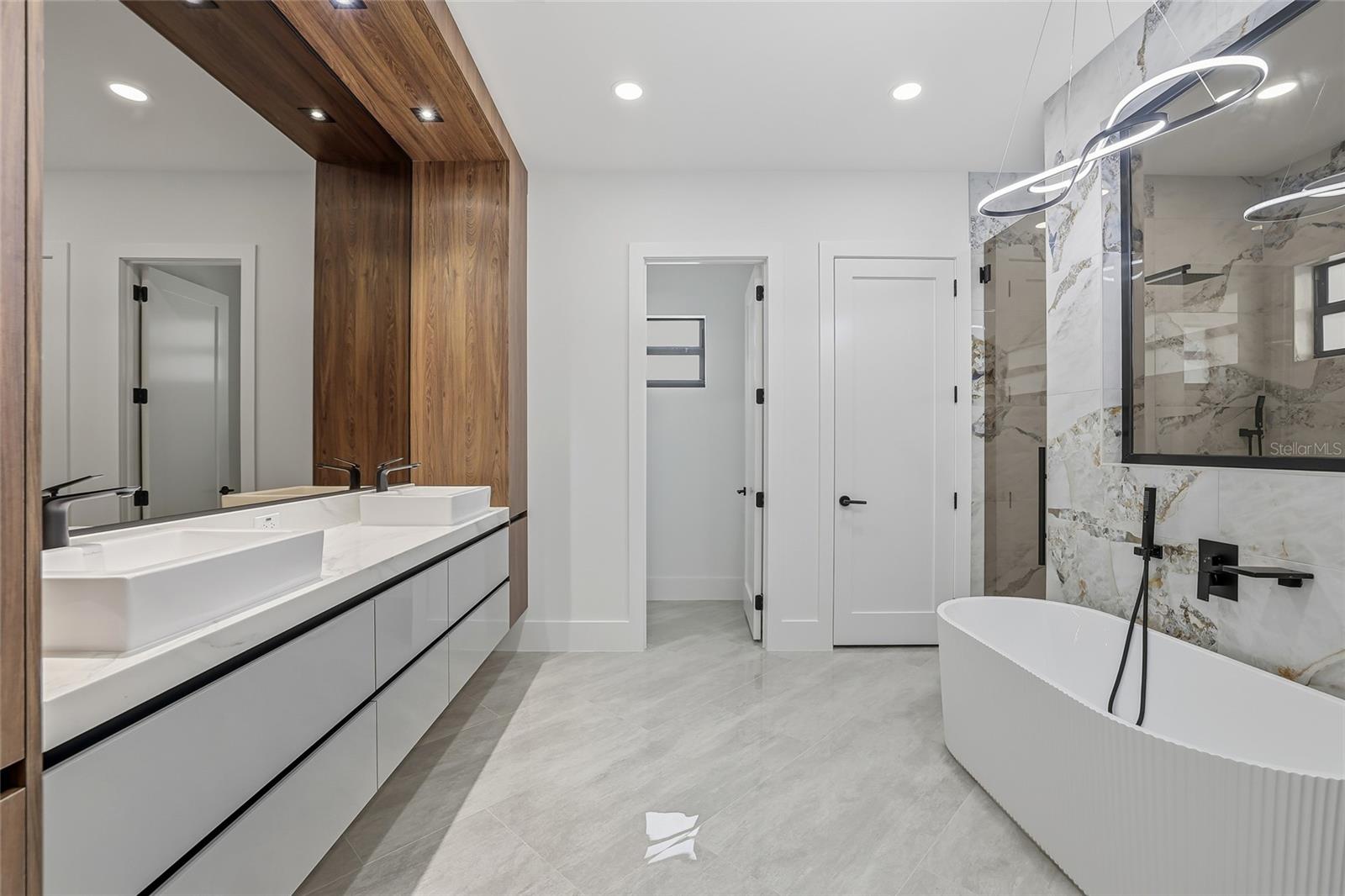 TB8462668 Property Photo