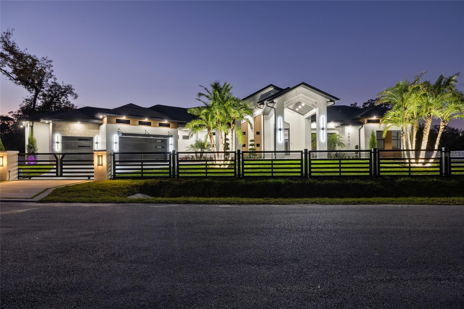 TB8462668 Property Photo