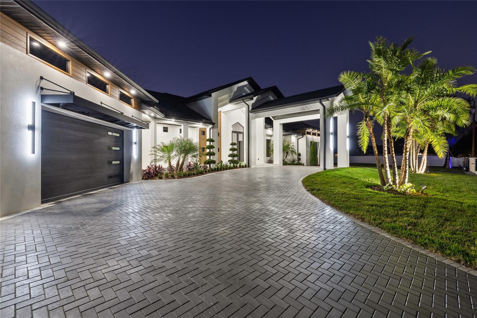 TB8462668 Property Photo