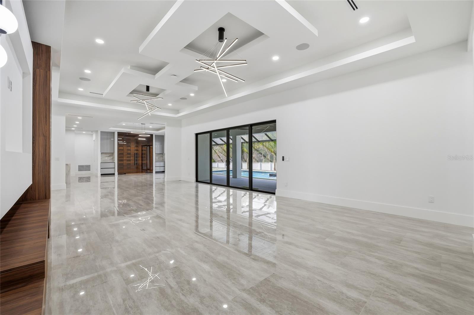 TB8462668 Property Photo