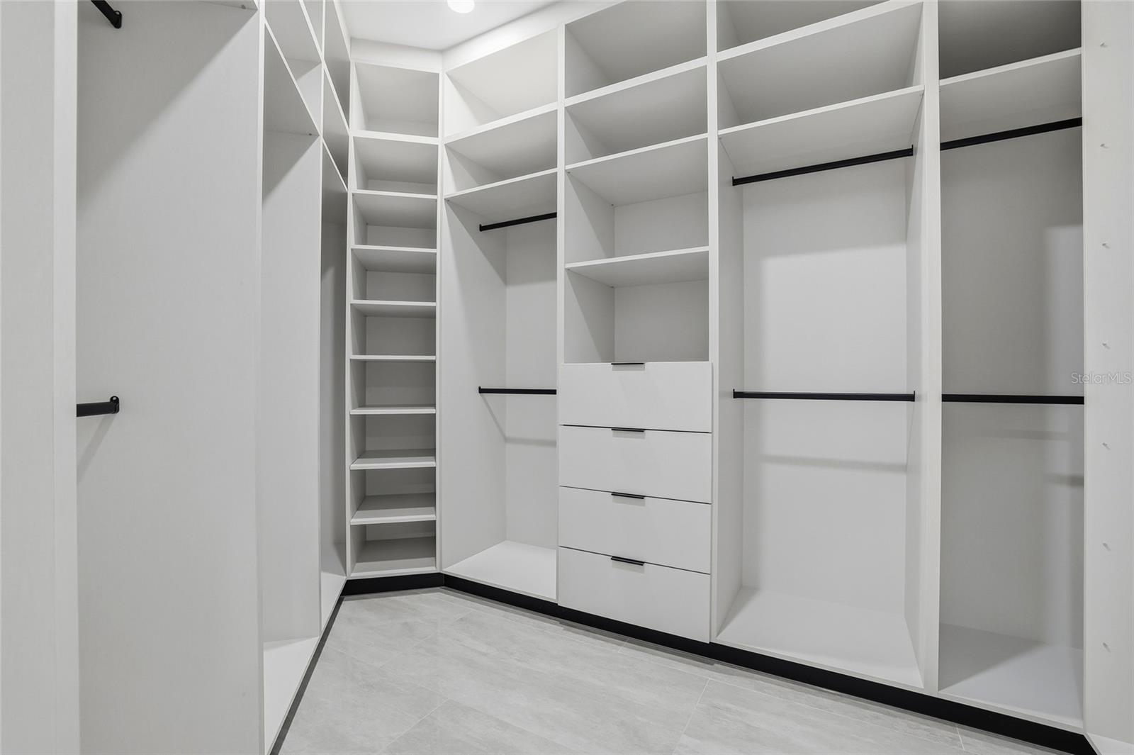 TB8462668 Property Photo