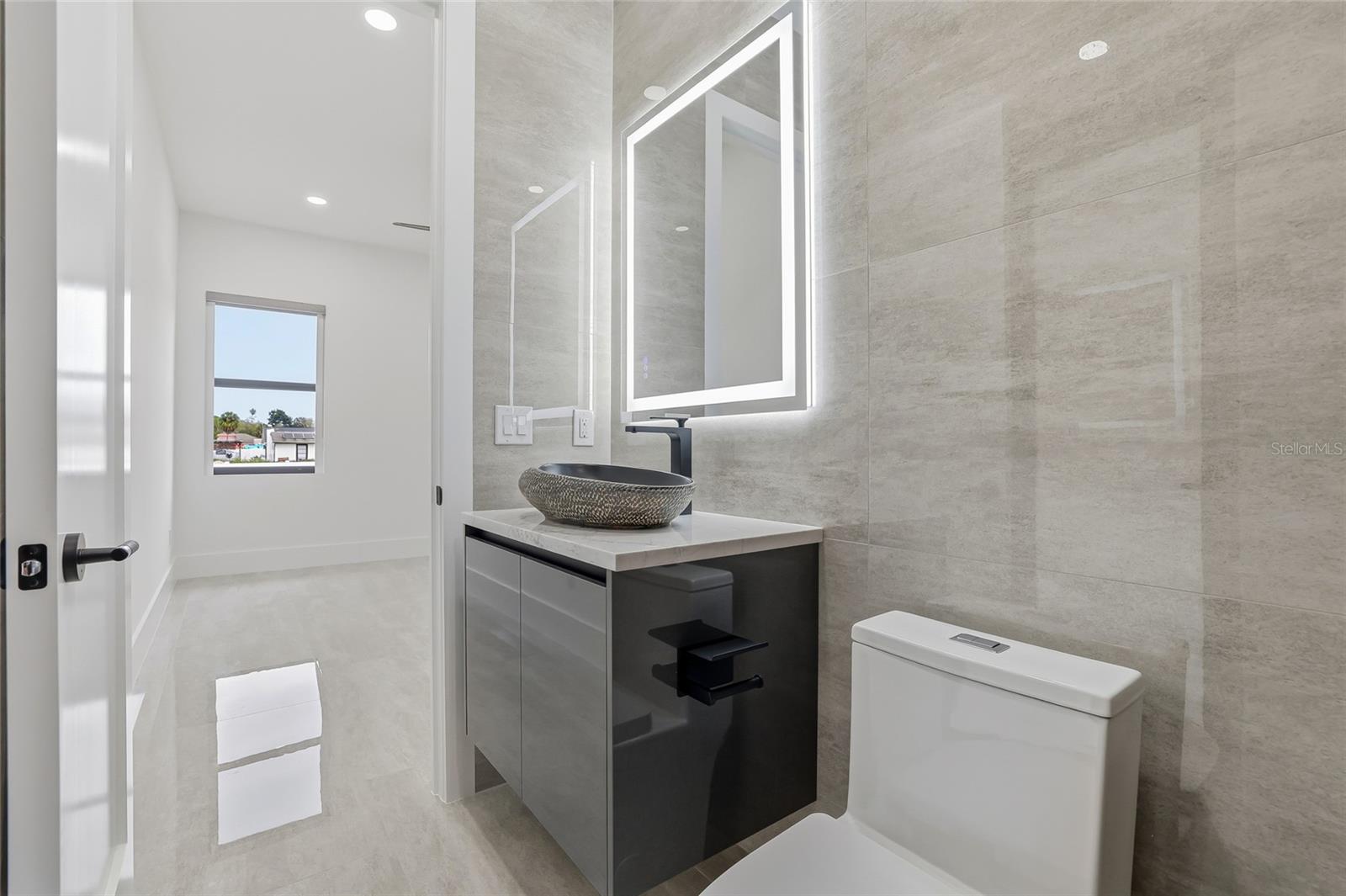 TB8462668 Property Photo