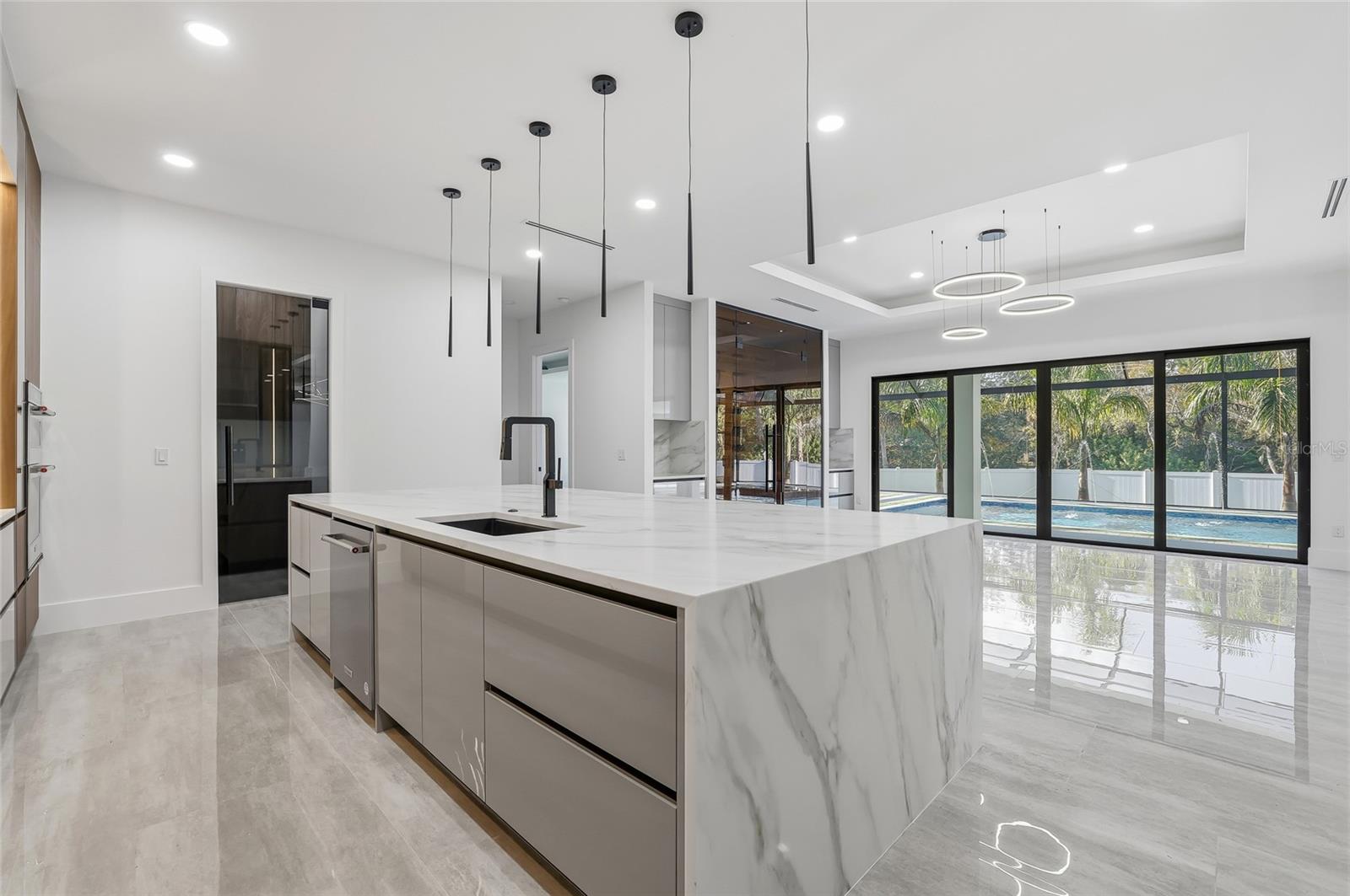 TB8462668 Property Photo