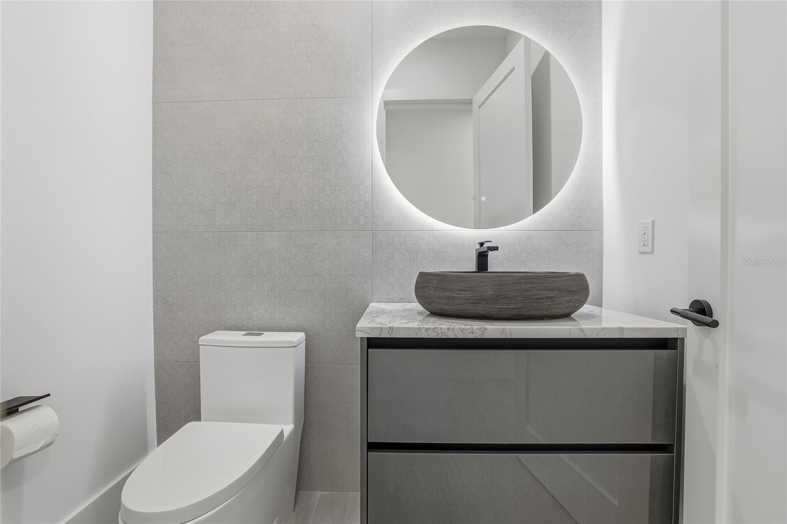 TB8462668 Property Photo