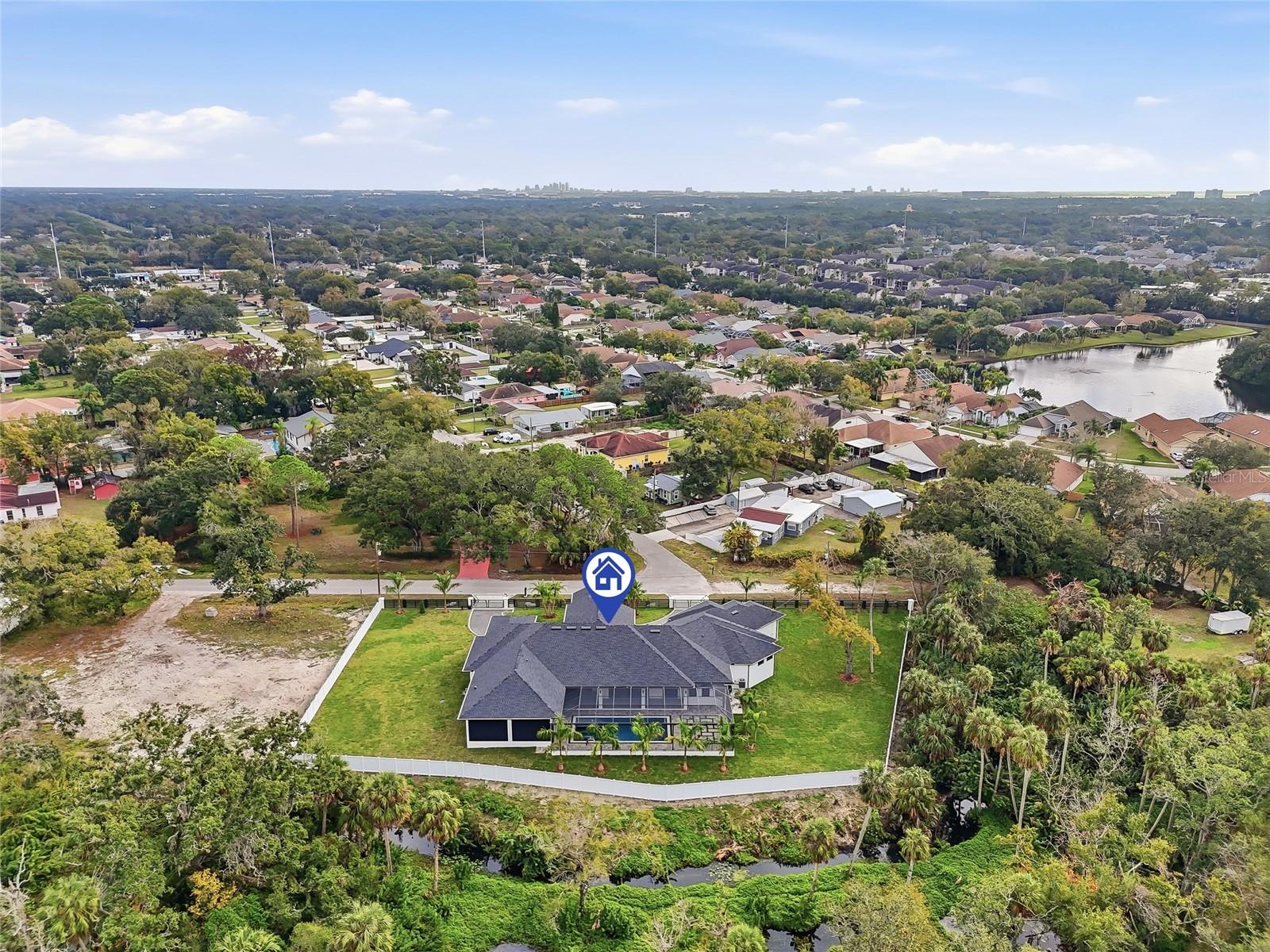 TB8462668 Property Photo