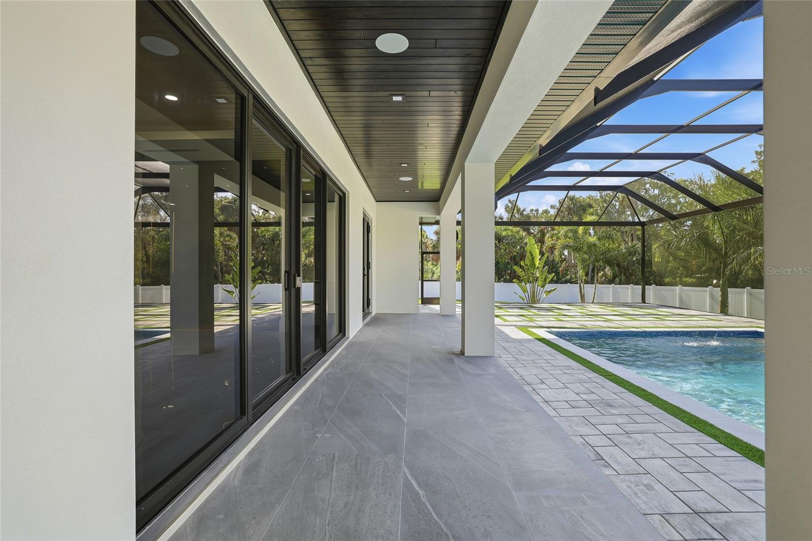 TB8462668 Property Photo