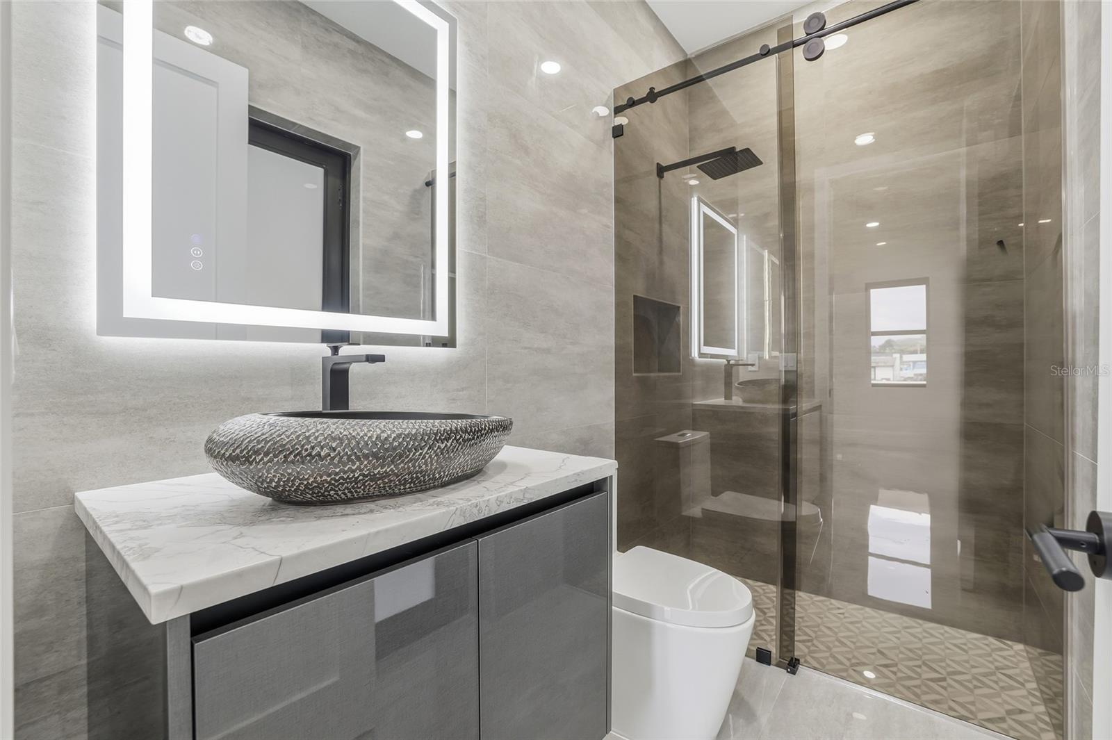 TB8462668 Property Photo