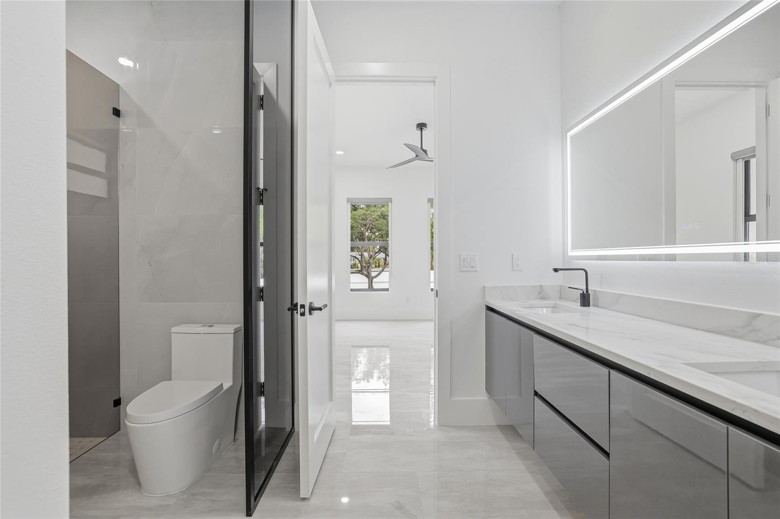 TB8462668 Property Photo