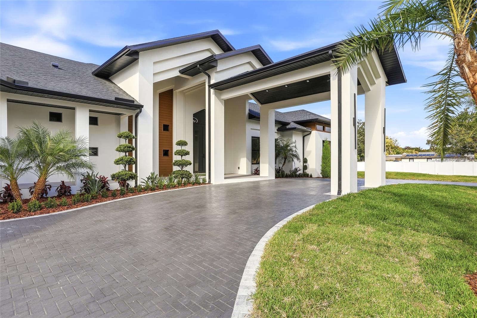 TB8462668 Property Photo