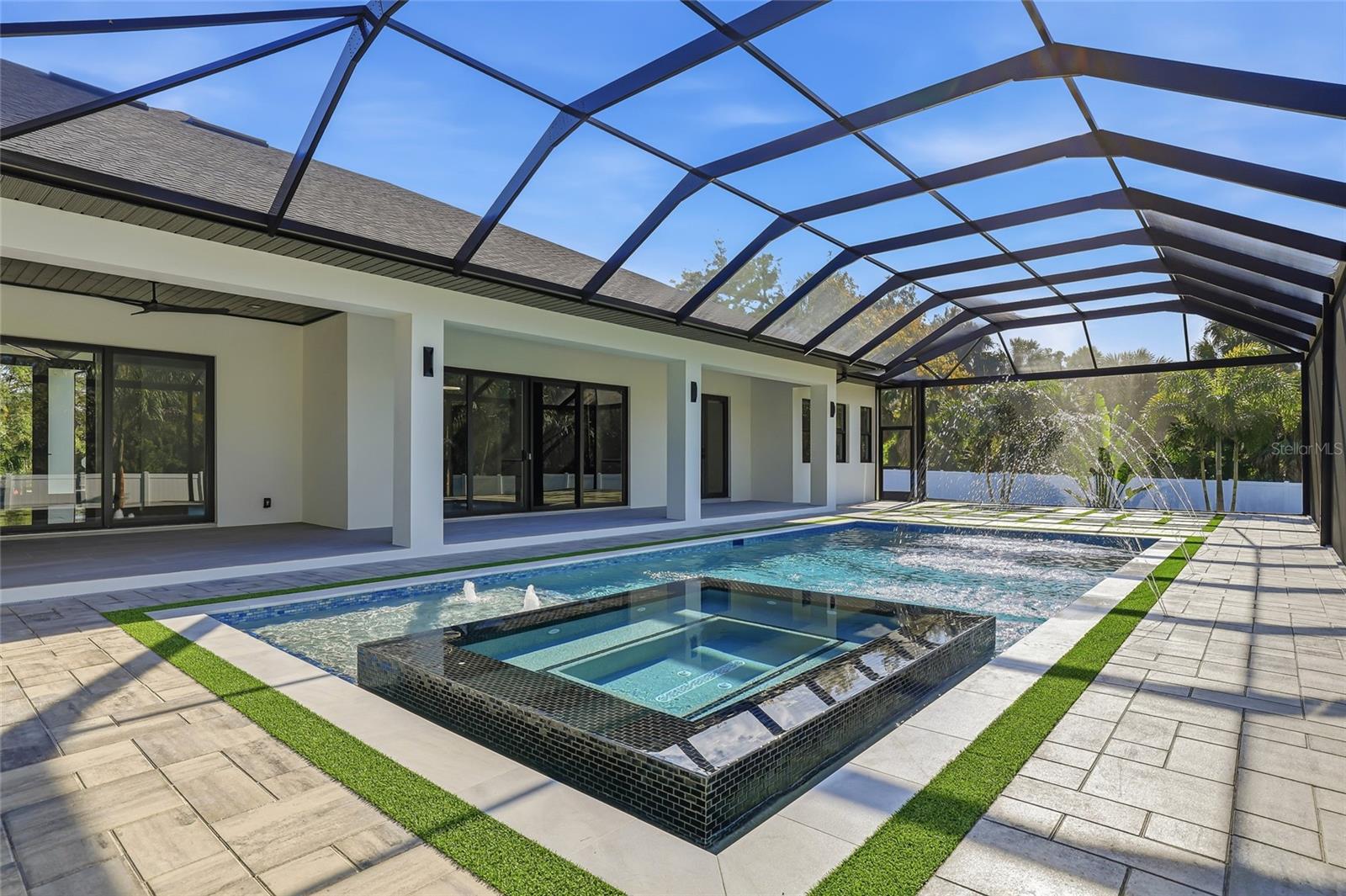 TB8462668 Property Photo