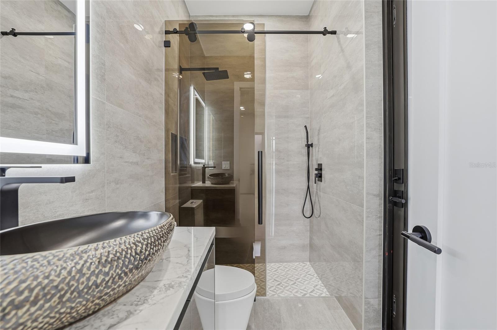 TB8462668 Property Photo