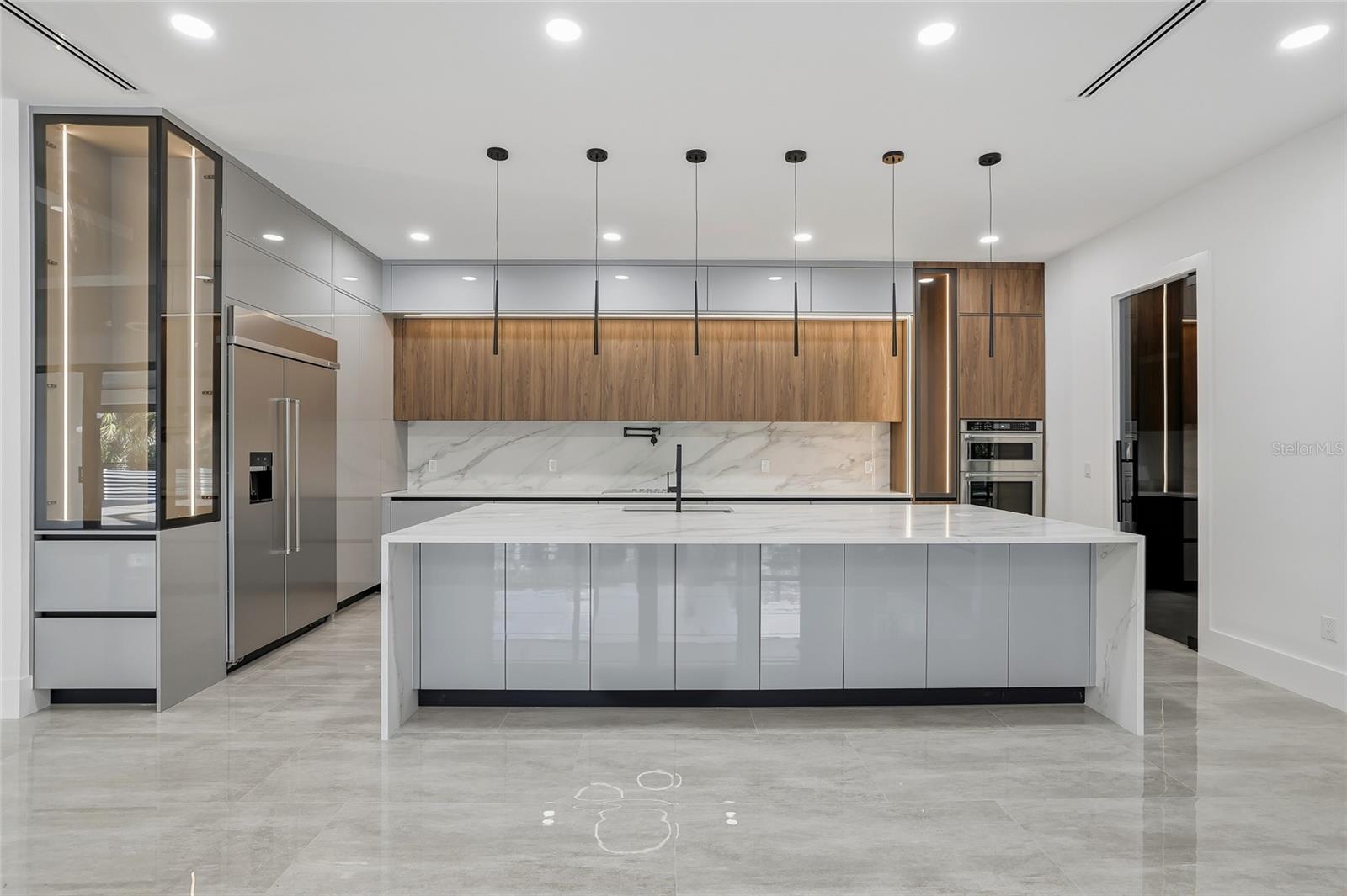 TB8462668 Property Photo