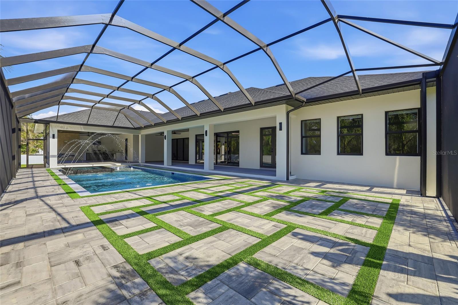 TB8462668 Property Photo