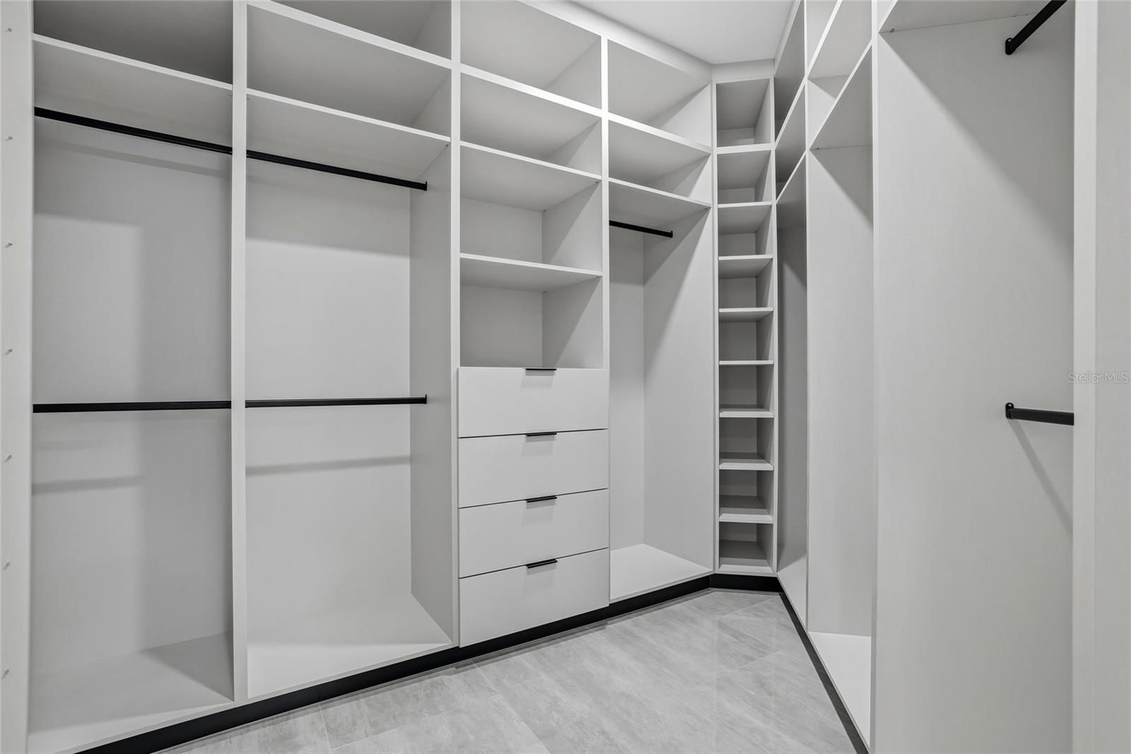 TB8462668 Property Photo