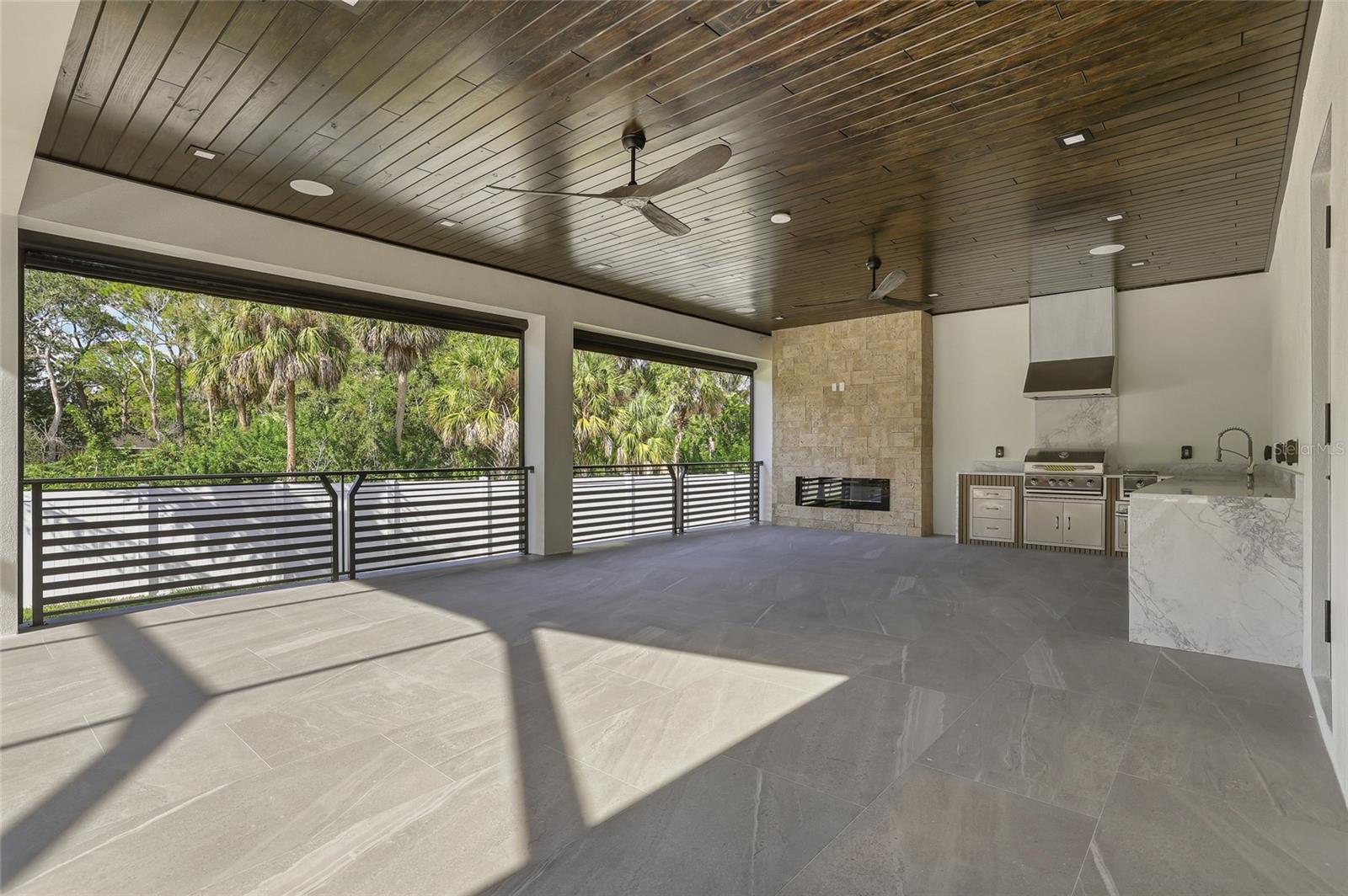 TB8462668 Property Photo