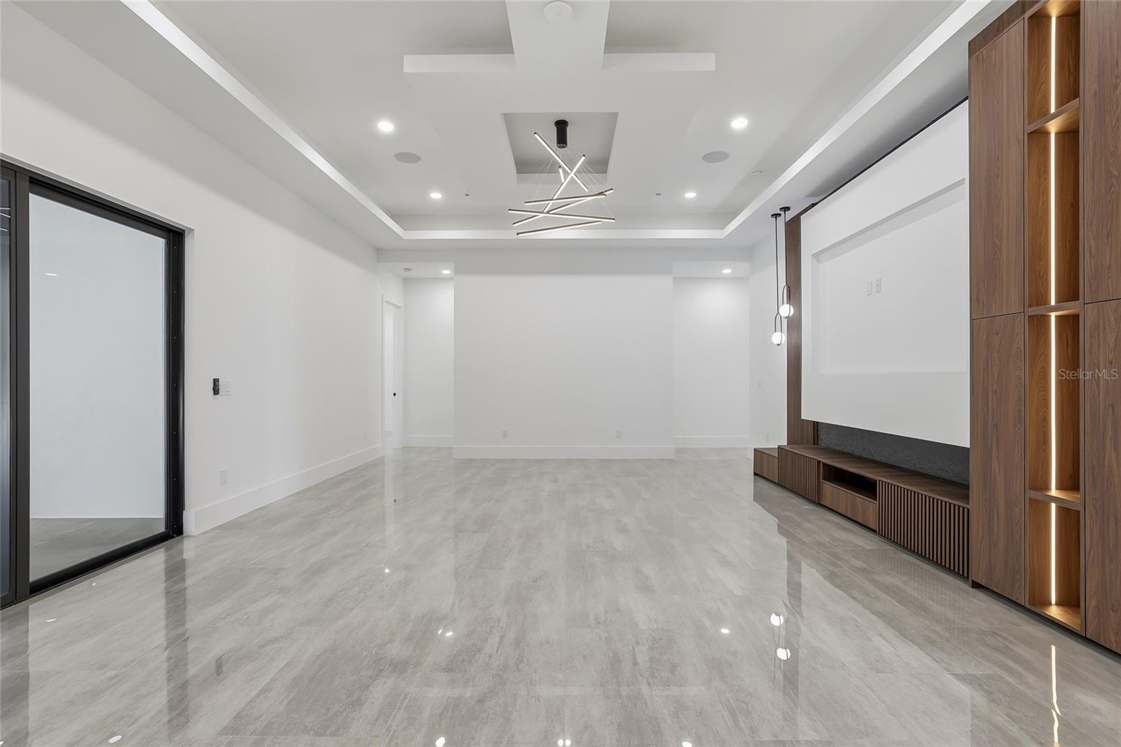 TB8462668 Property Photo