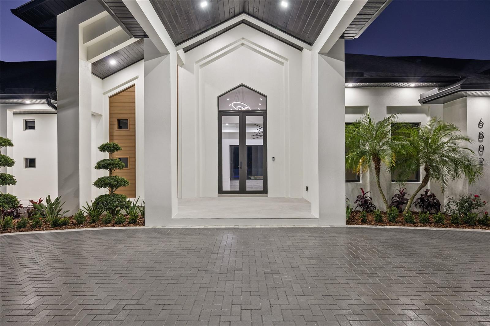 TB8462668 Property Photo