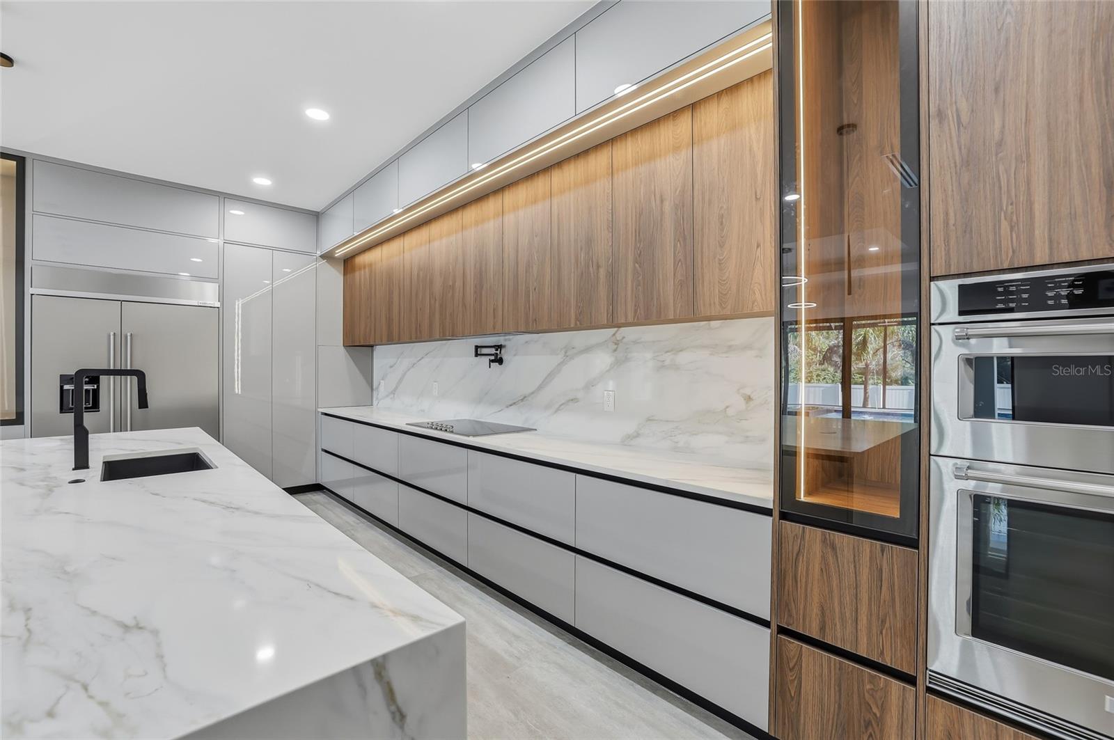 TB8462668 Property Photo