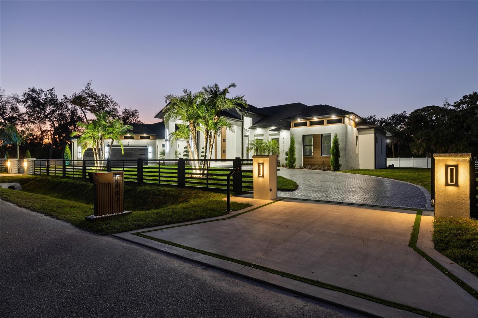 TB8462668 Property Photo